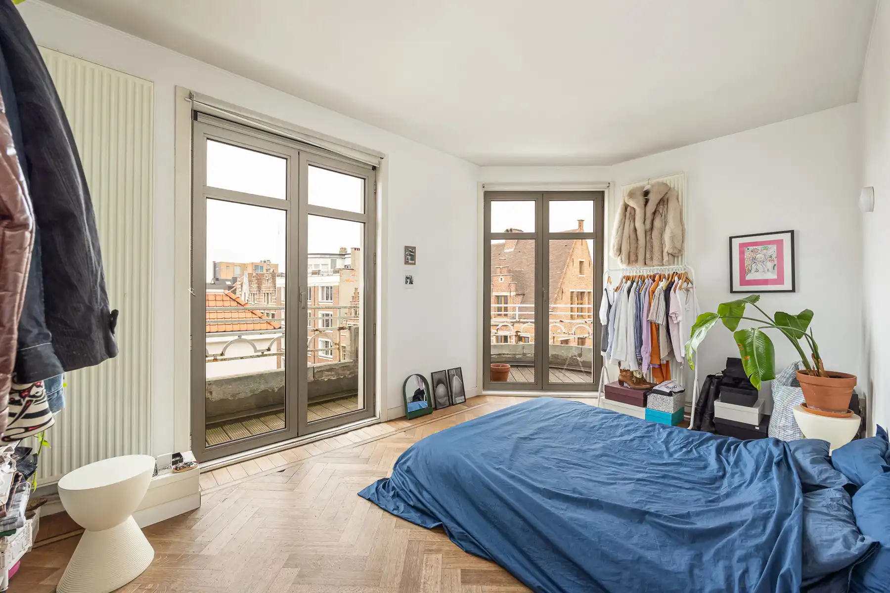 Charmant 2-slaapkamerappartement met balkon in het centrum foto 2