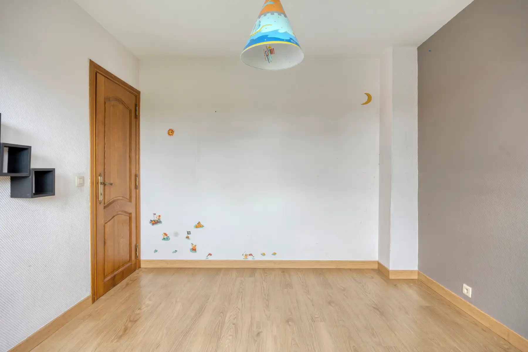 Woning met 4 slaapkamers, garage en tuin foto 7