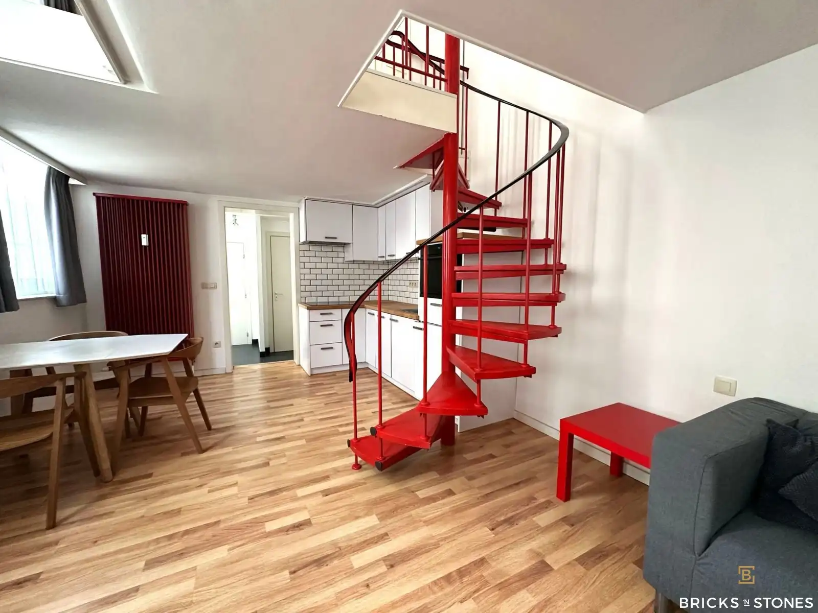 Gezellige bemeubelde duplex-studio in het historisch centrum van Antwerpen foto 2