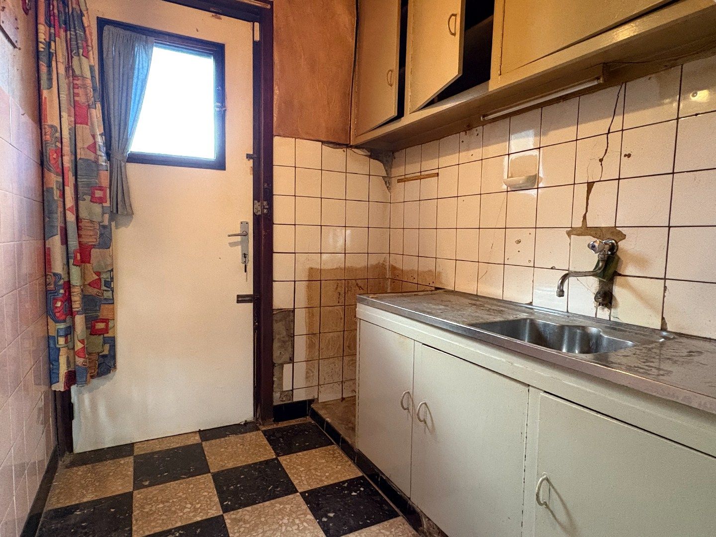 Renovatiewoning te koop in Kuurne – rustig gelegen! foto 4