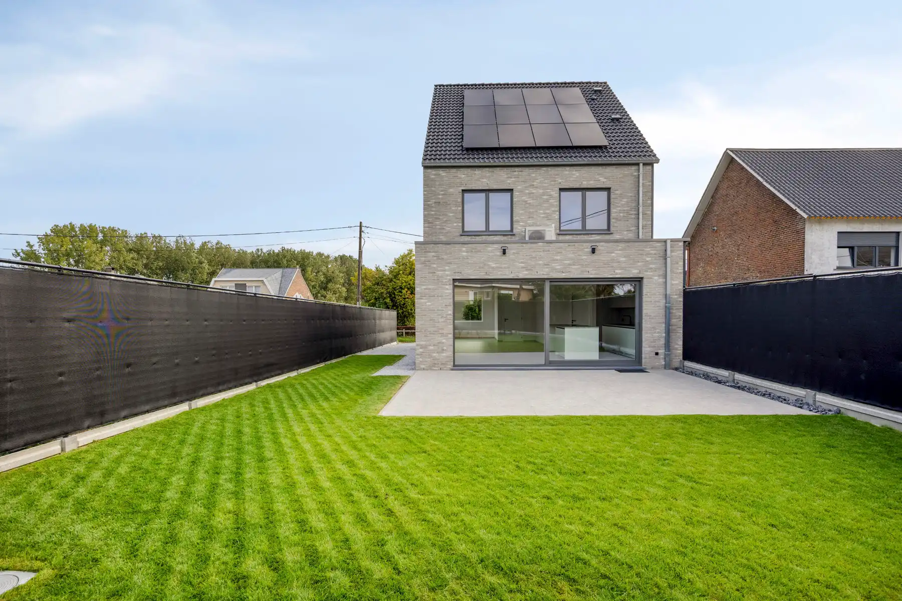 Energiezuinige ruime nieuwbouww met 4 slaapkamers en tuin foto 2