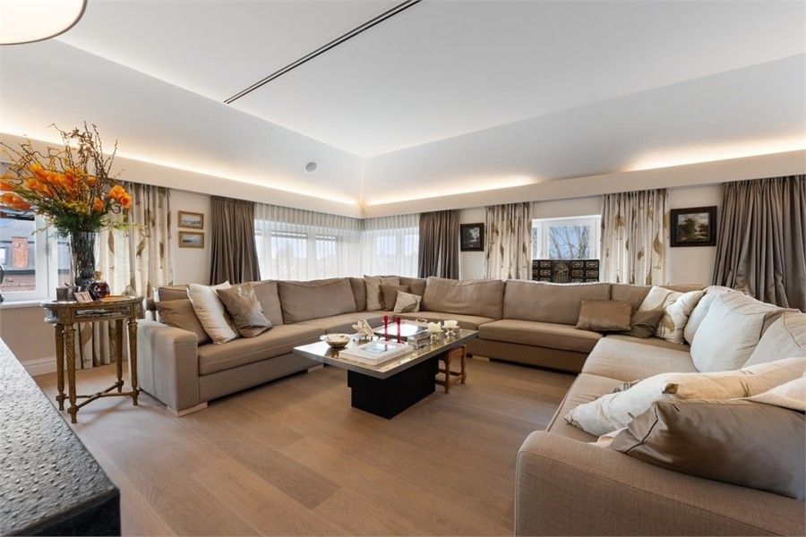 LUXUEUS APPARTEMENT VAN 365M² MET AFWERKING VAN HOOGSTE KWALITEIT IN TONGEREN foto {{pictureIndex}}
