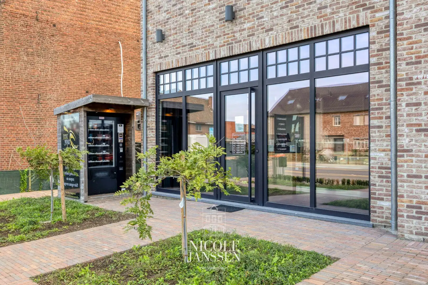 Handelspand met bovenwoning foto 44