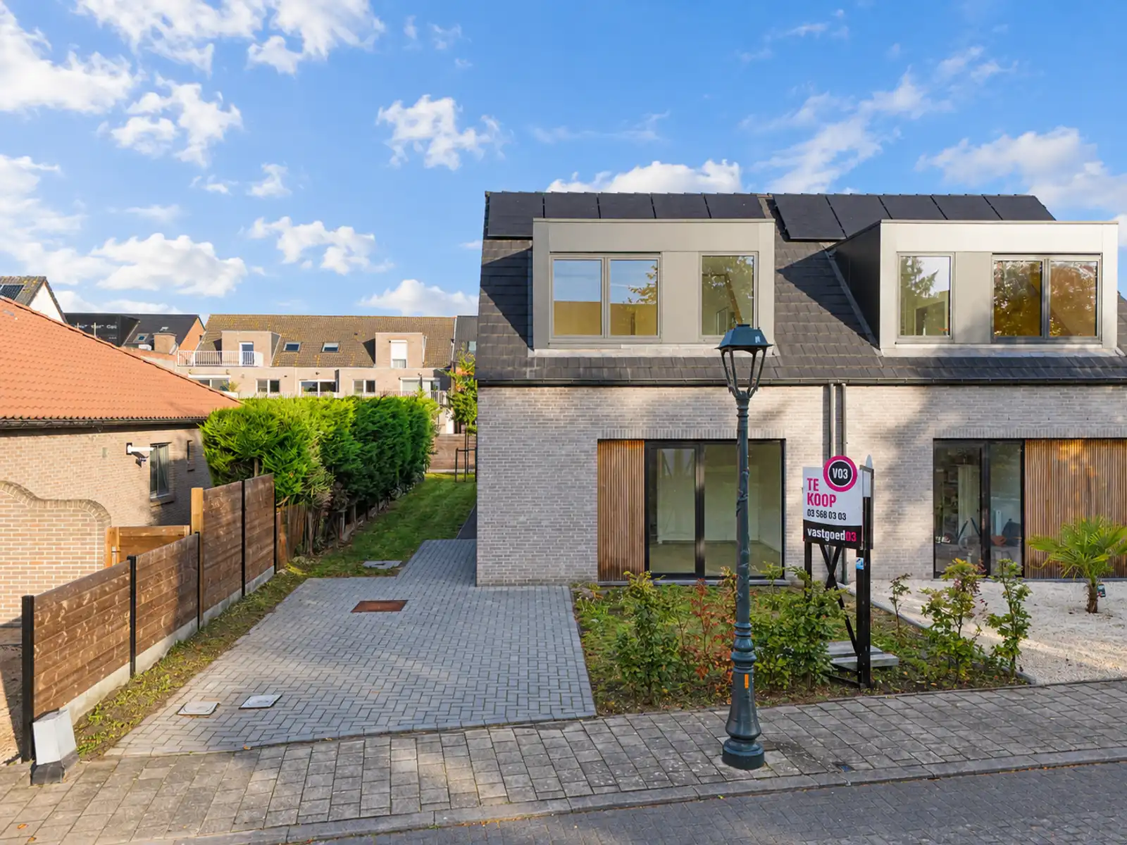 Halfopen nieuwbouwwoning met 3 slaapkamers! foto 2