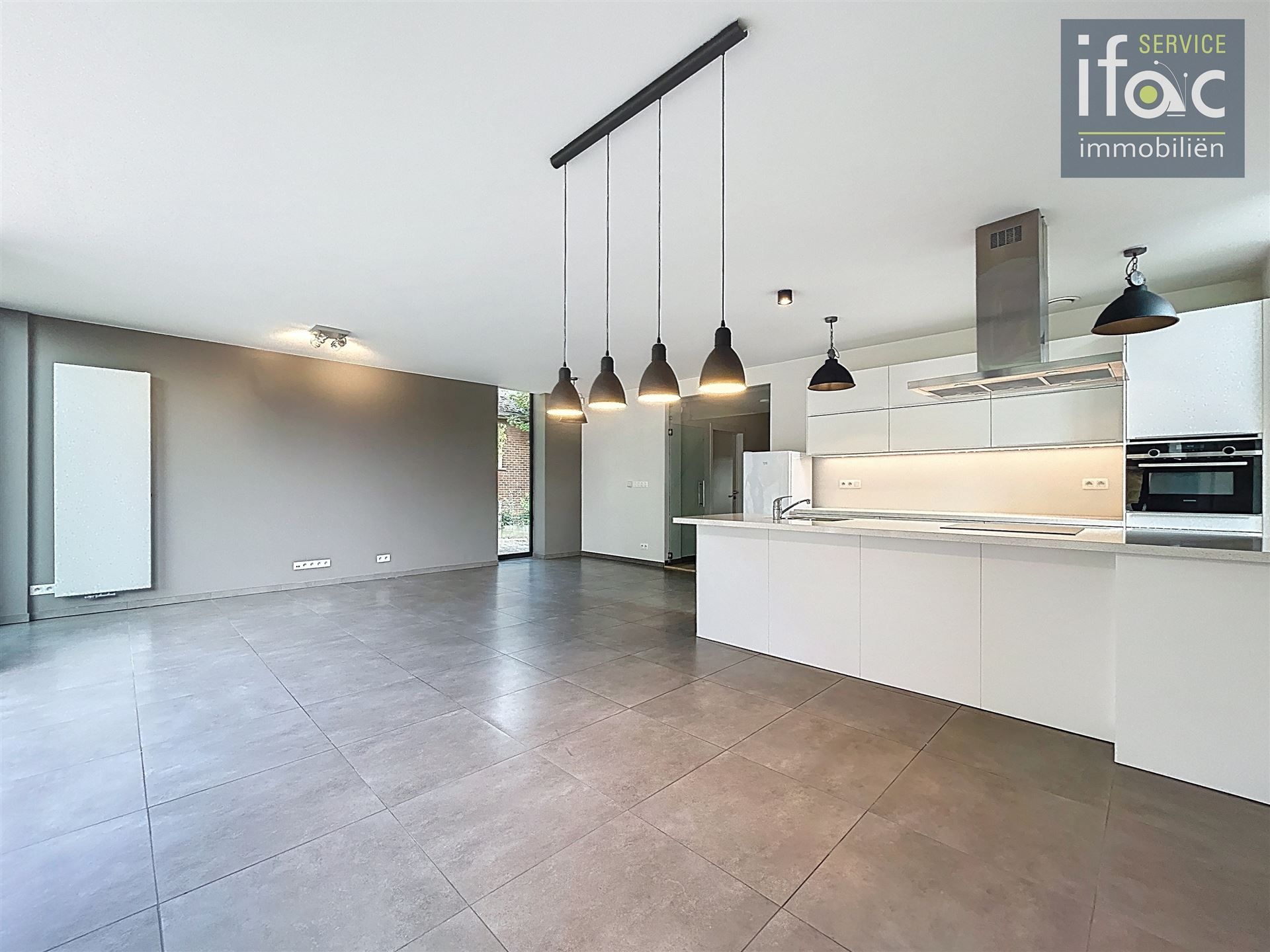 Uitstekend gelegen woning met 4 slaapkamers en 2 badkamers foto 5