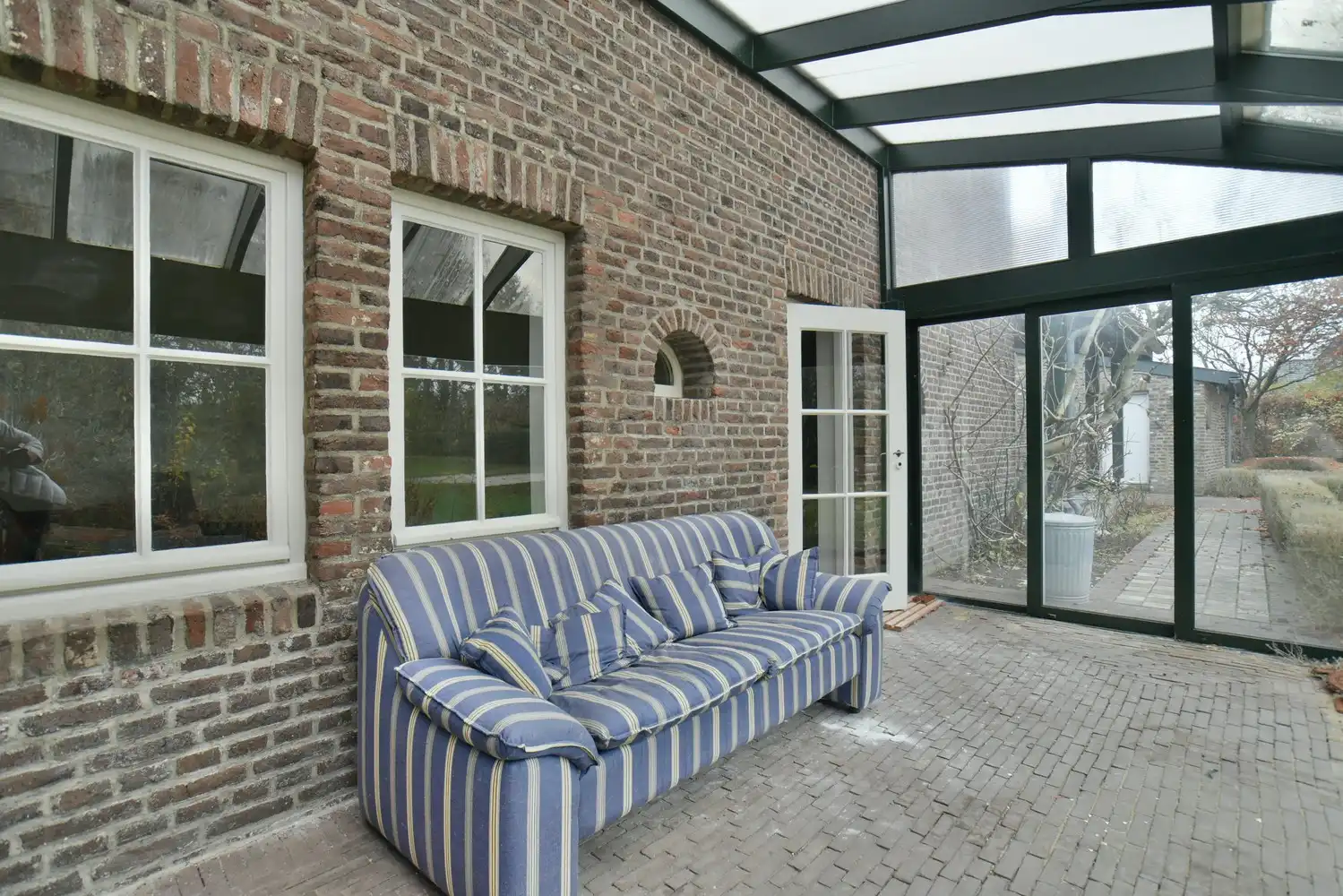 Karaktervolle hoeve met schuur, binnenkoer en prachtige tuin vlakbij Maastricht foto 29