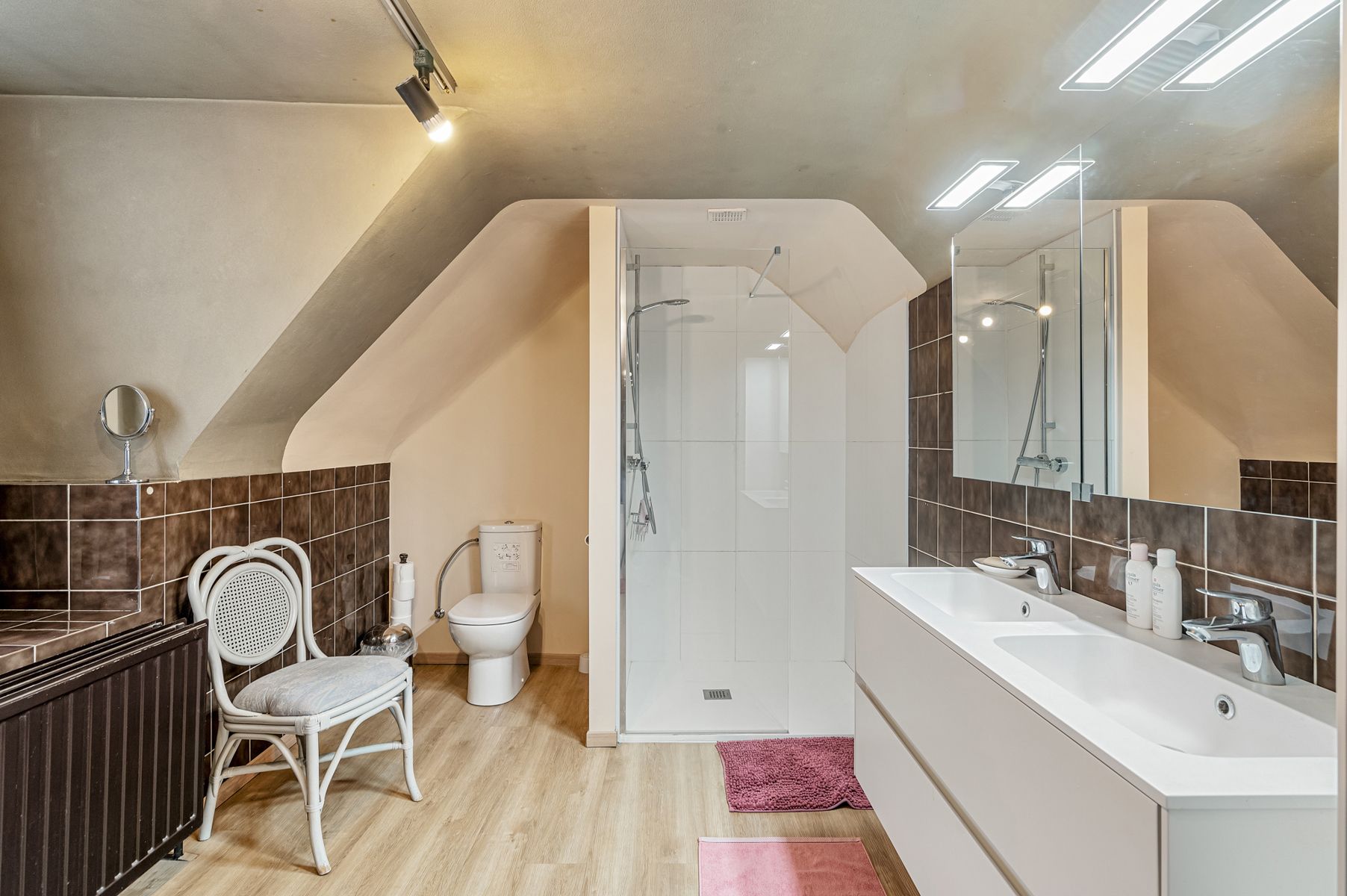 Statige villa: 6 slpk’s met tuin & praktische loods ! foto 14