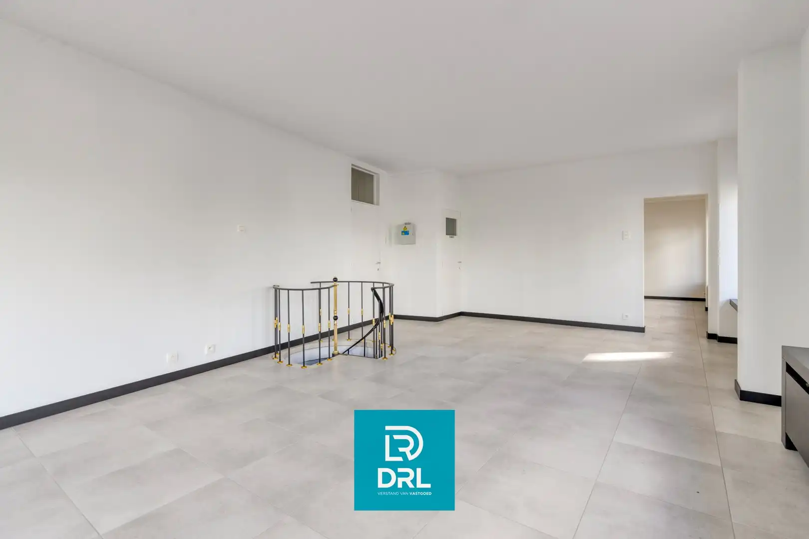 INSTAPKLAAR HOEKPAND op ZICHTLOCATIE te HEIST foto 8