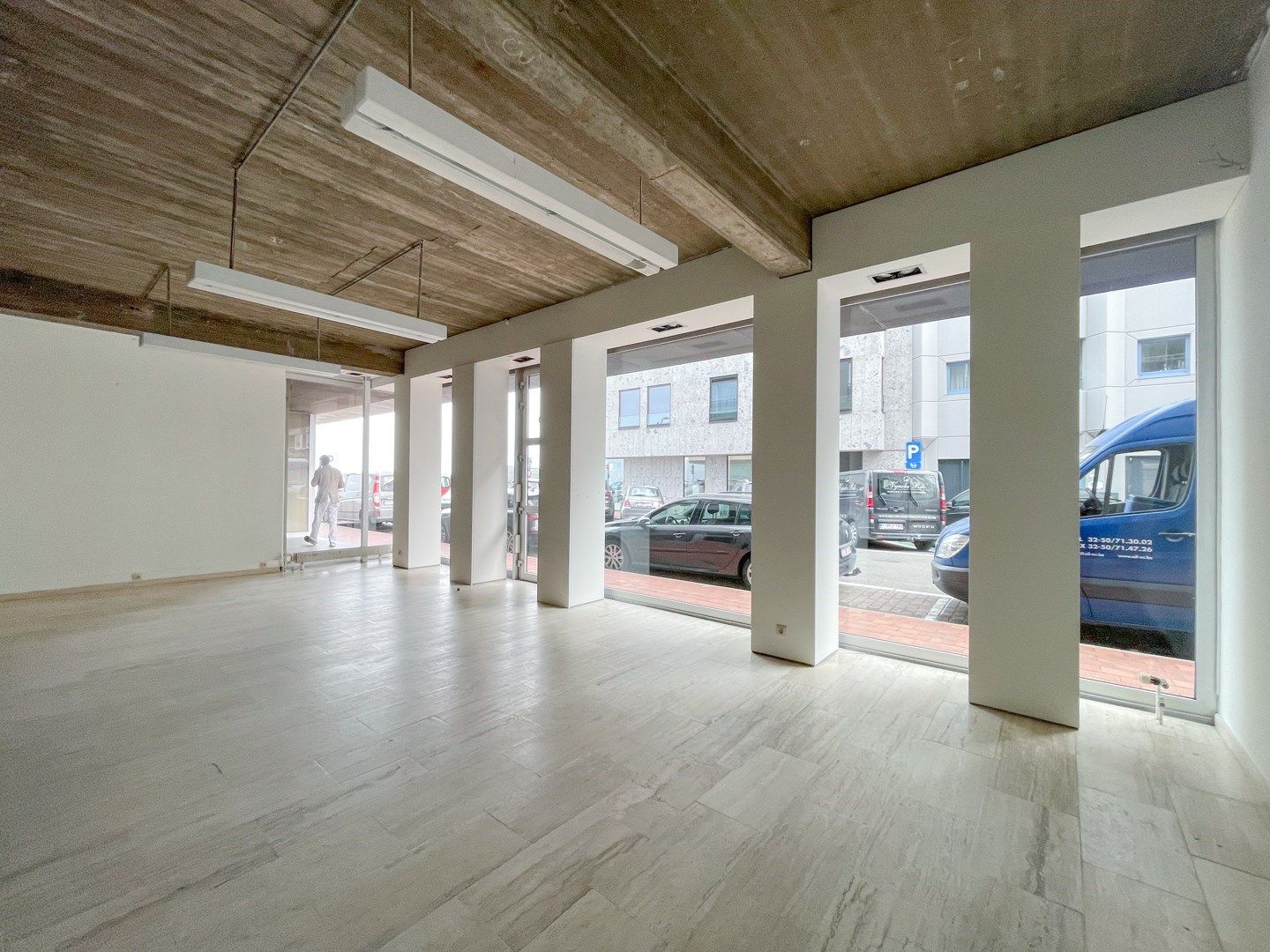 POP-UP Handelsgelijkvloers gelegen op een HOEK van de Zeedijk-Zoute vlakbij het Albertplein en het Driehoeksplein foto 11