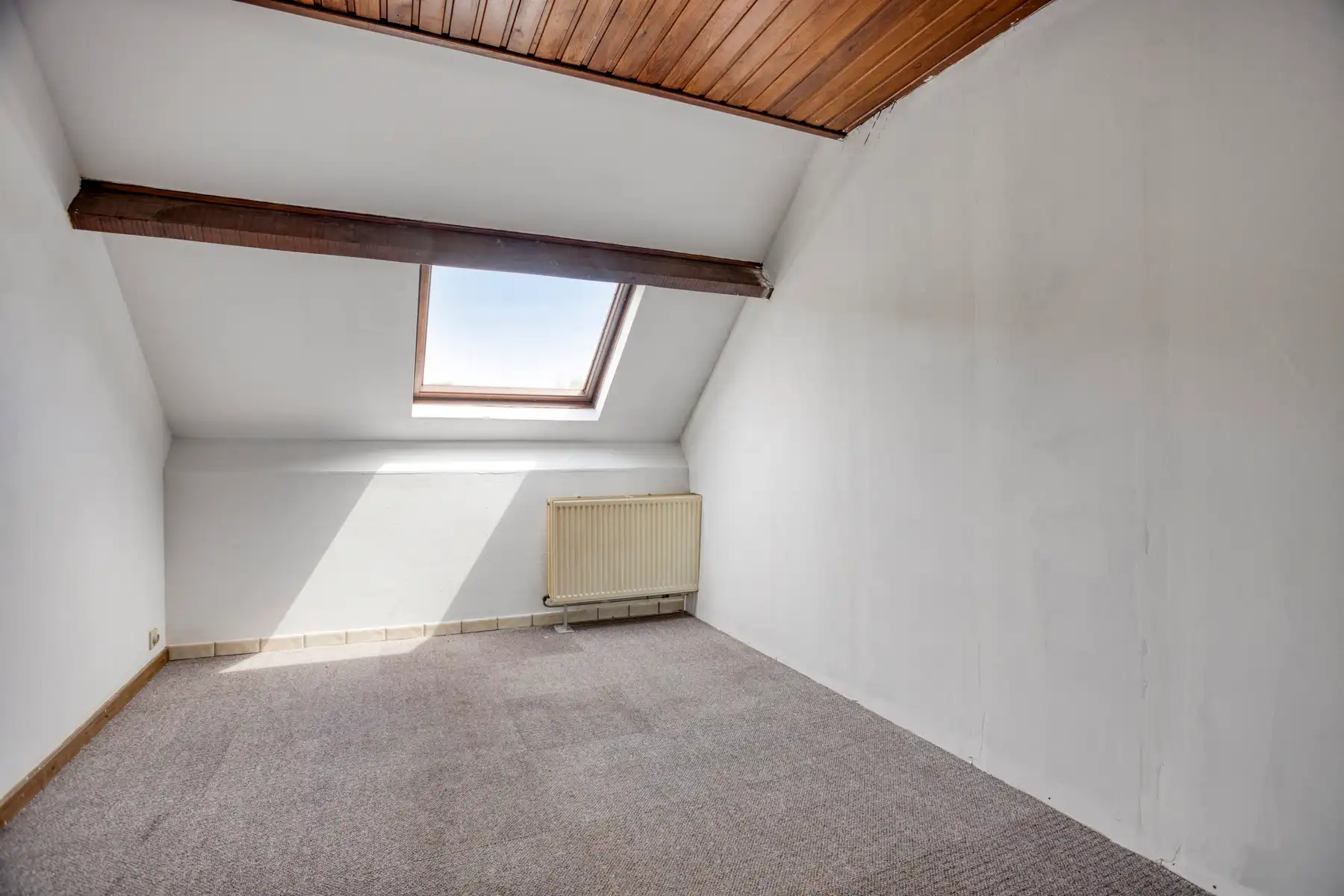 Ruime woning in Meeswijk foto 18