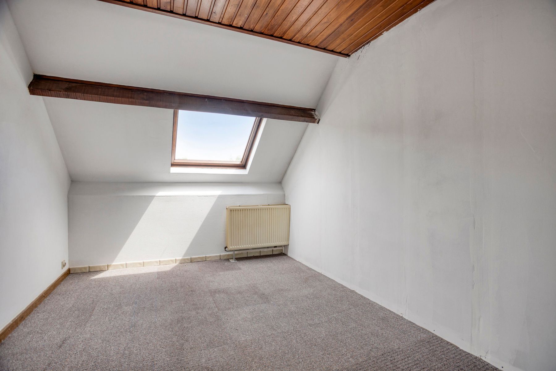 Ruime woning in Meeswijk foto 18