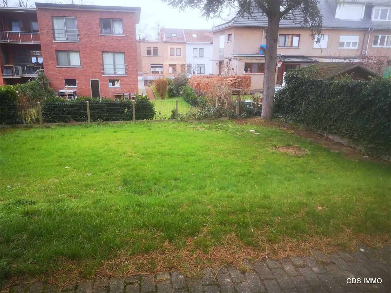 RUIME STUDIO met private TUIN en CARPORT foto 2