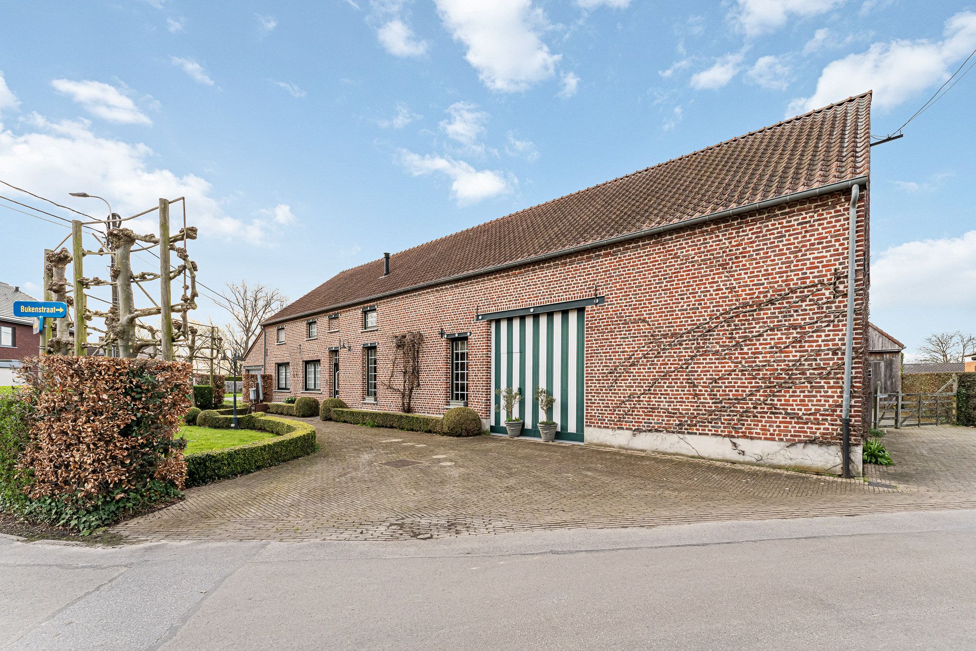 Te koop: exclusieve hoeve met aanhorigheden foto 2