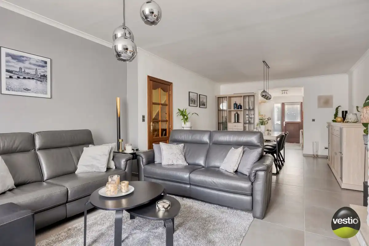 Schitterend gelegen woning met 4 slaapkamers, tuin en garagebox. foto 5