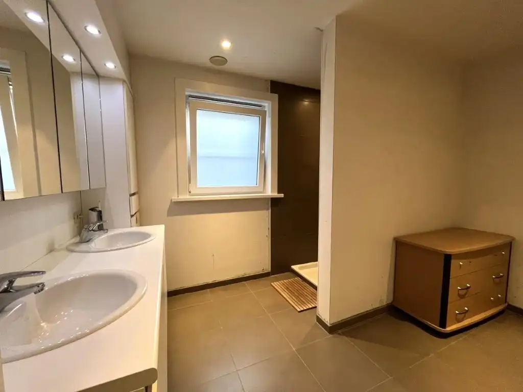 Ledegem - Instapklare halfopen woning foto 6