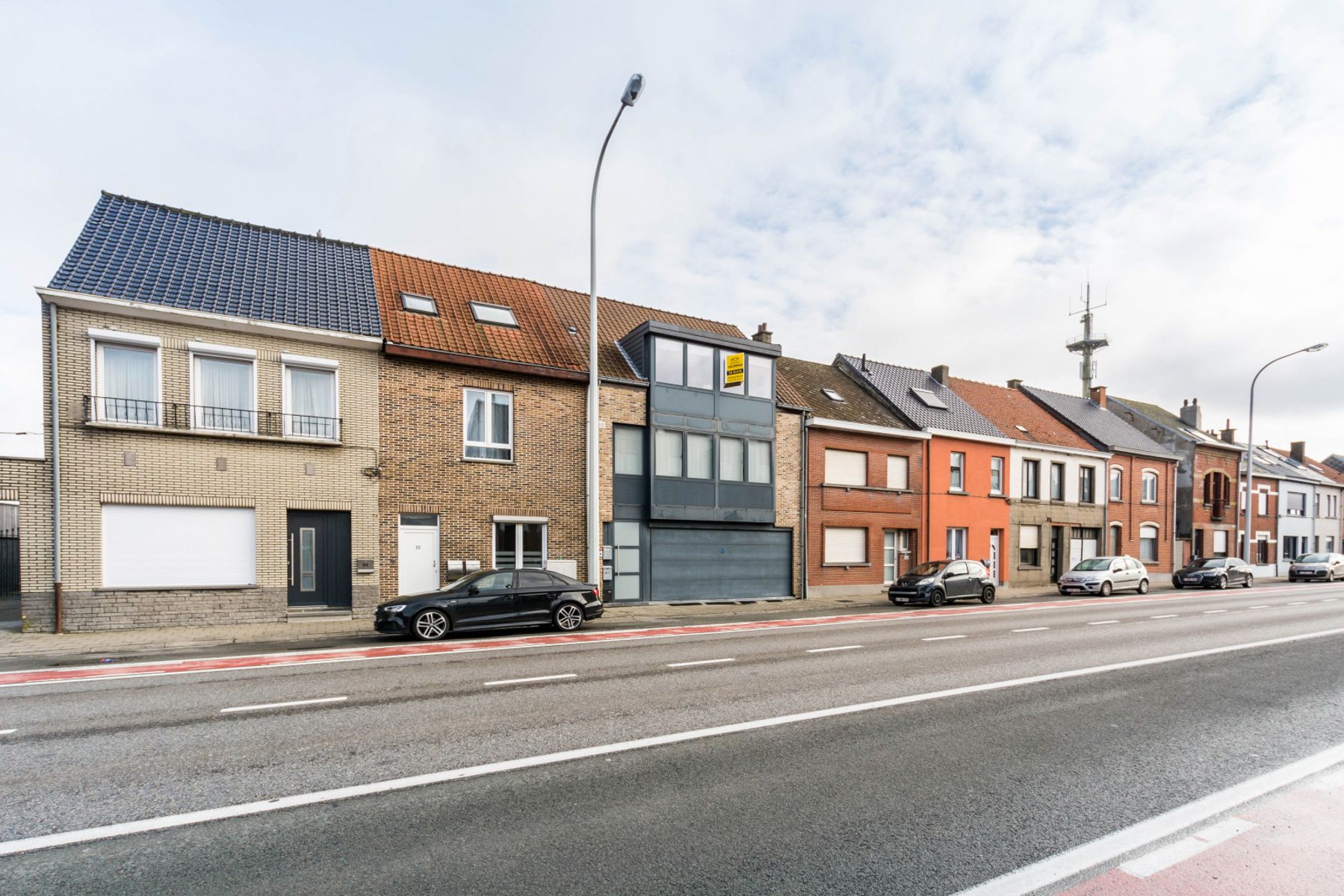 Verzorgd, instapklaar appartement met 2 slaapkamers & garage foto 2