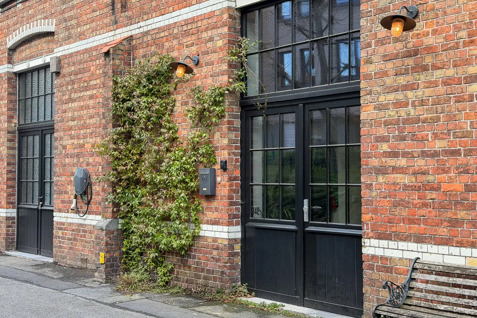 Unieke stadswoning in voormalige borstelfabriek! foto 16