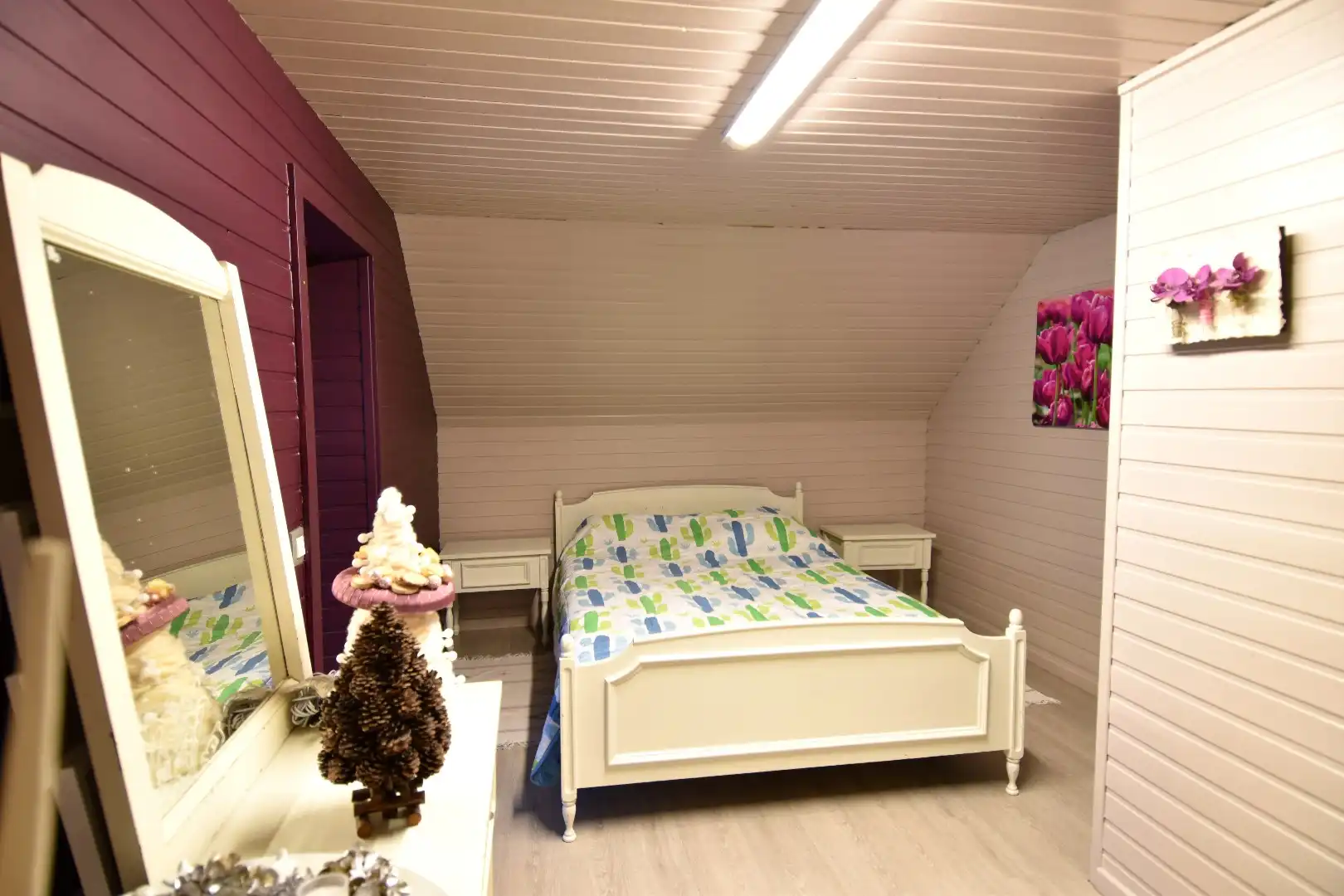 Charmante woning met 3 slaapkamers, 2 garages en een zalige tuin te koop in Gullegem! foto 11