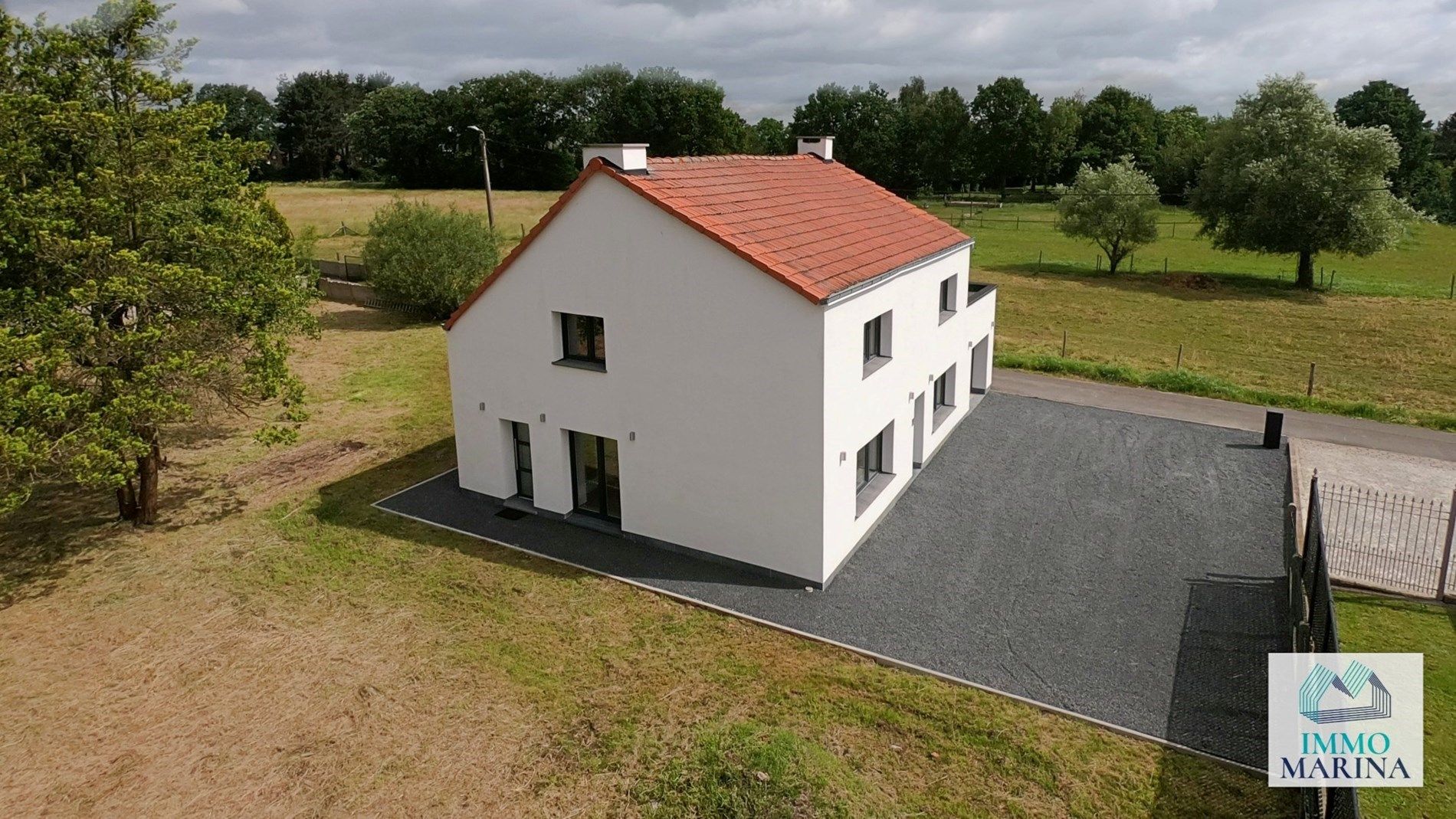 Gerenoveerde woning op ca 20a met zicht op velden te Begijnendijk.  foto 23