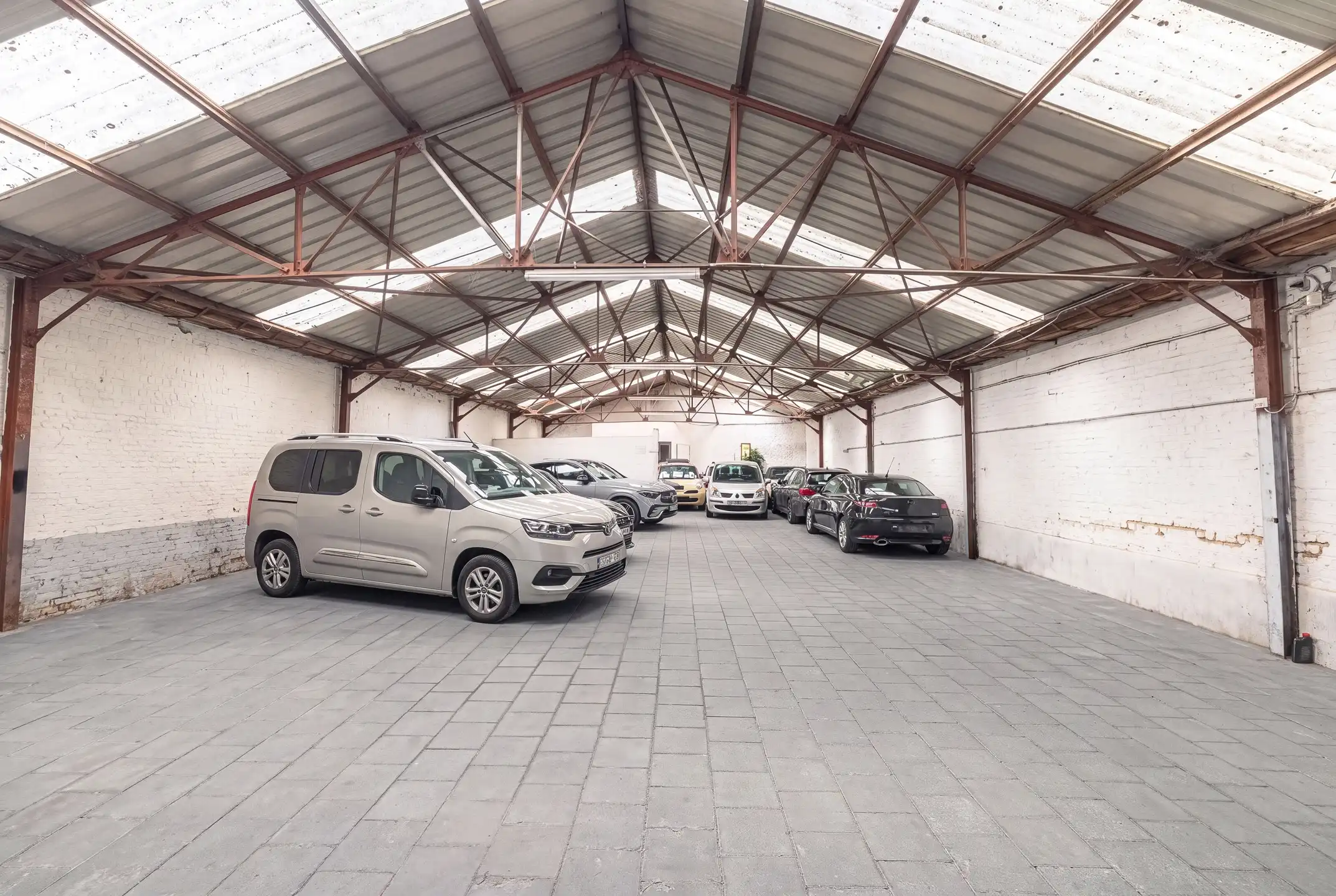 Set van 10 overdekte parkeerplaatsen foto 5