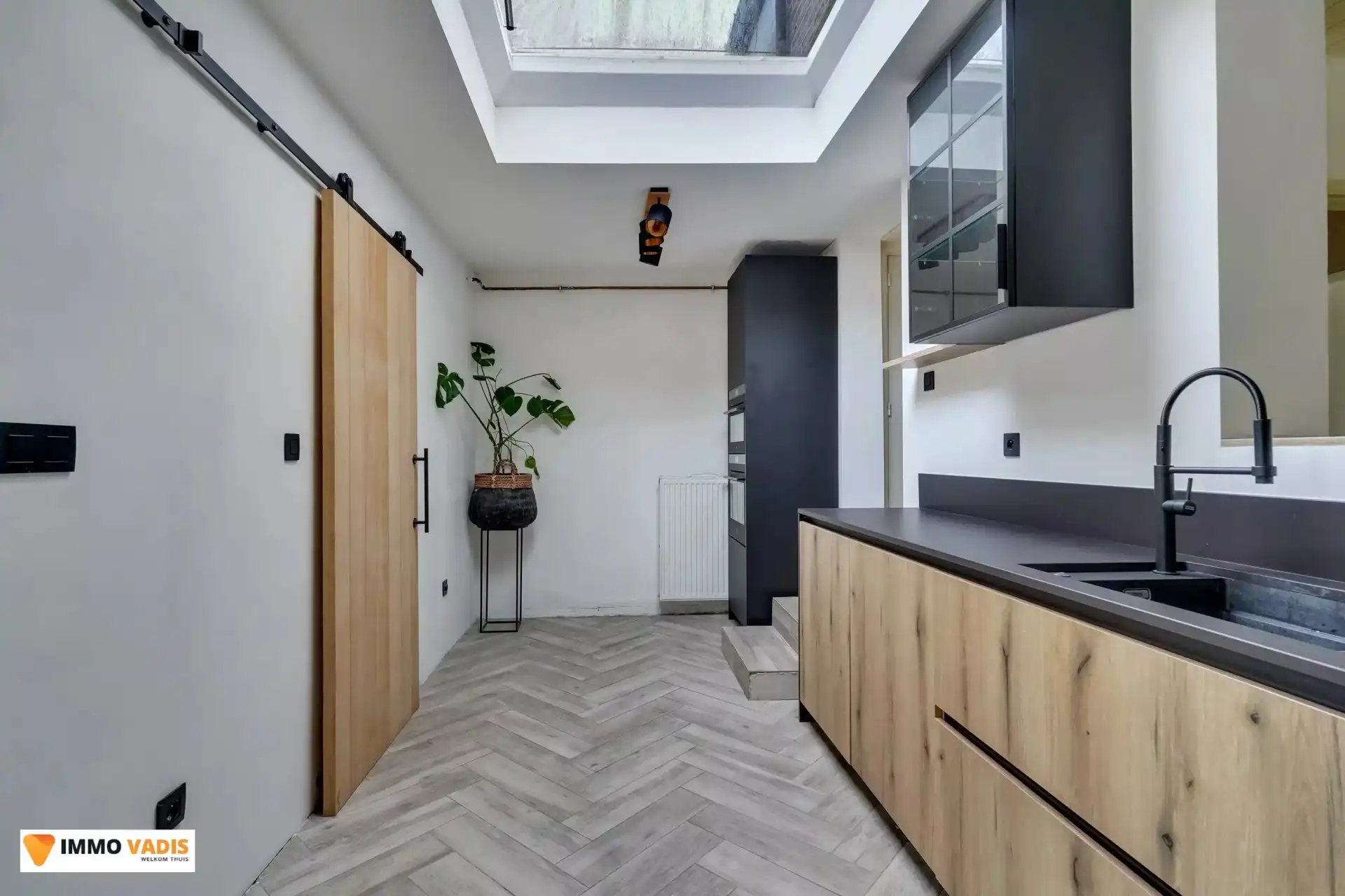 Goed gelegen, gerenoveerde en instapklare woning foto 6