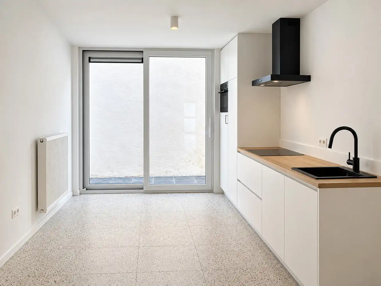 Vernieuwbouwwoning met 3 slaapkamers en koer foto 4