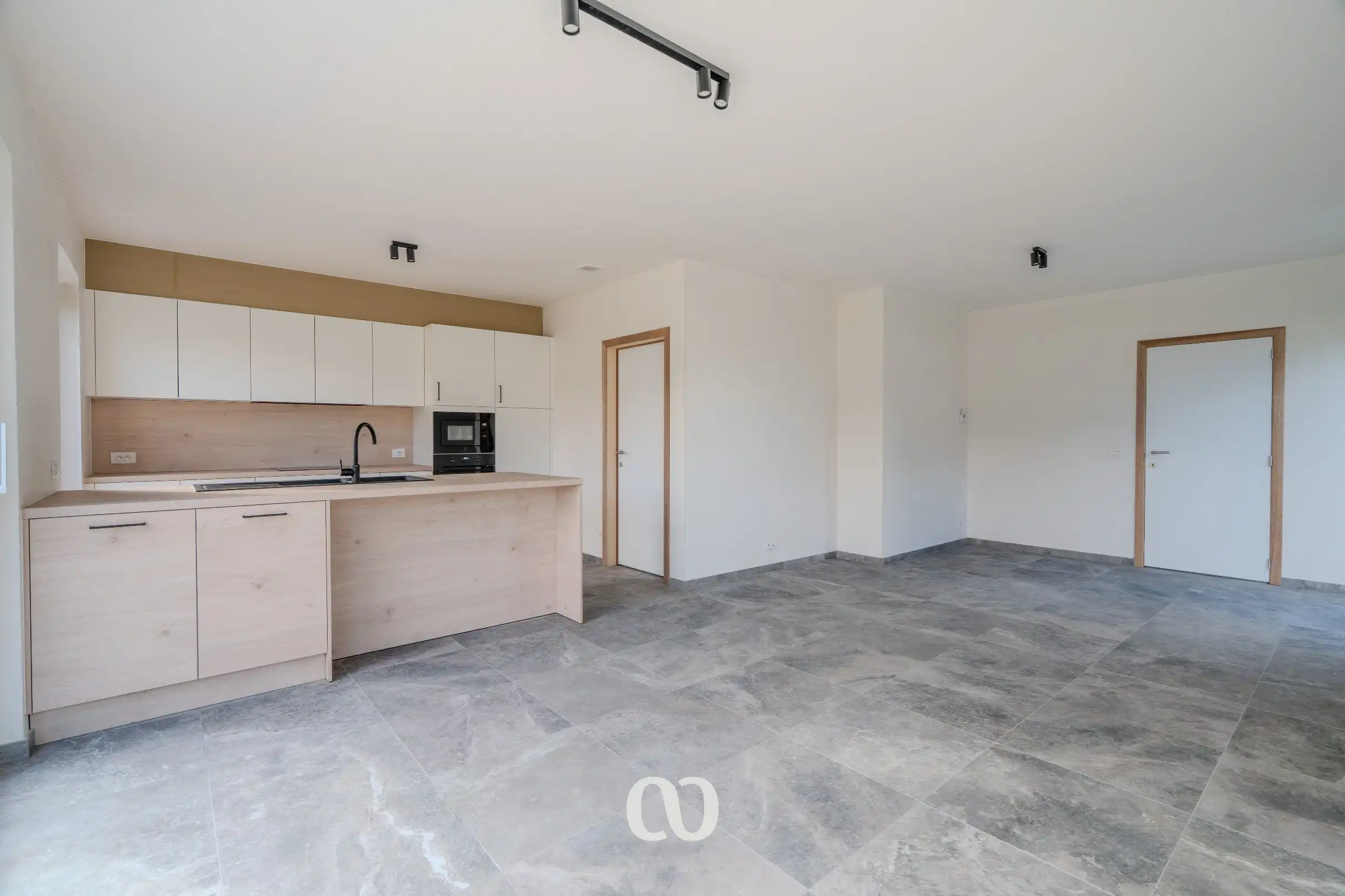 Prachtige nieuwbouwwoningen met 4 slaapkamers en garage foto 4