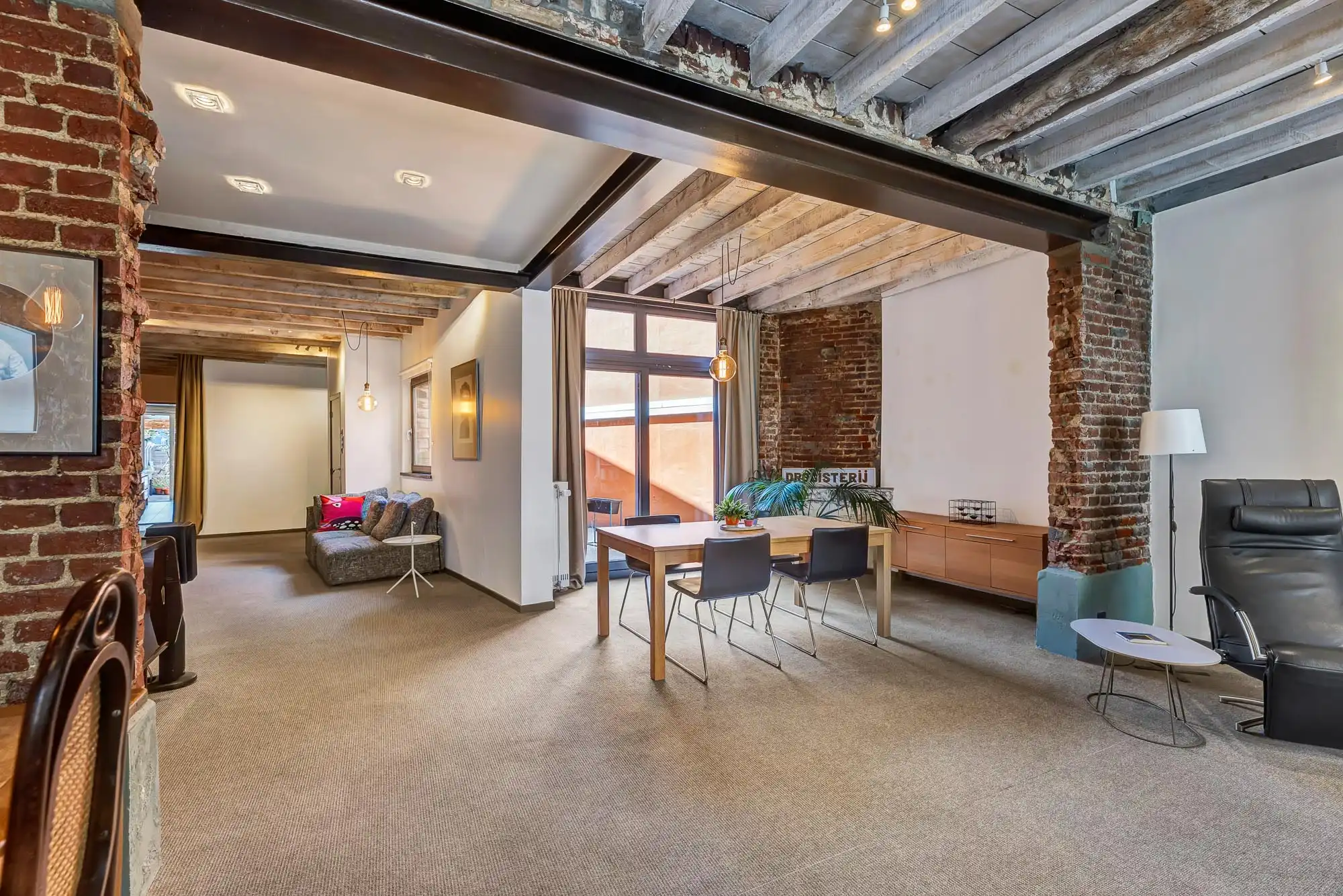 Prachtige woning met authentiek karakter foto 4