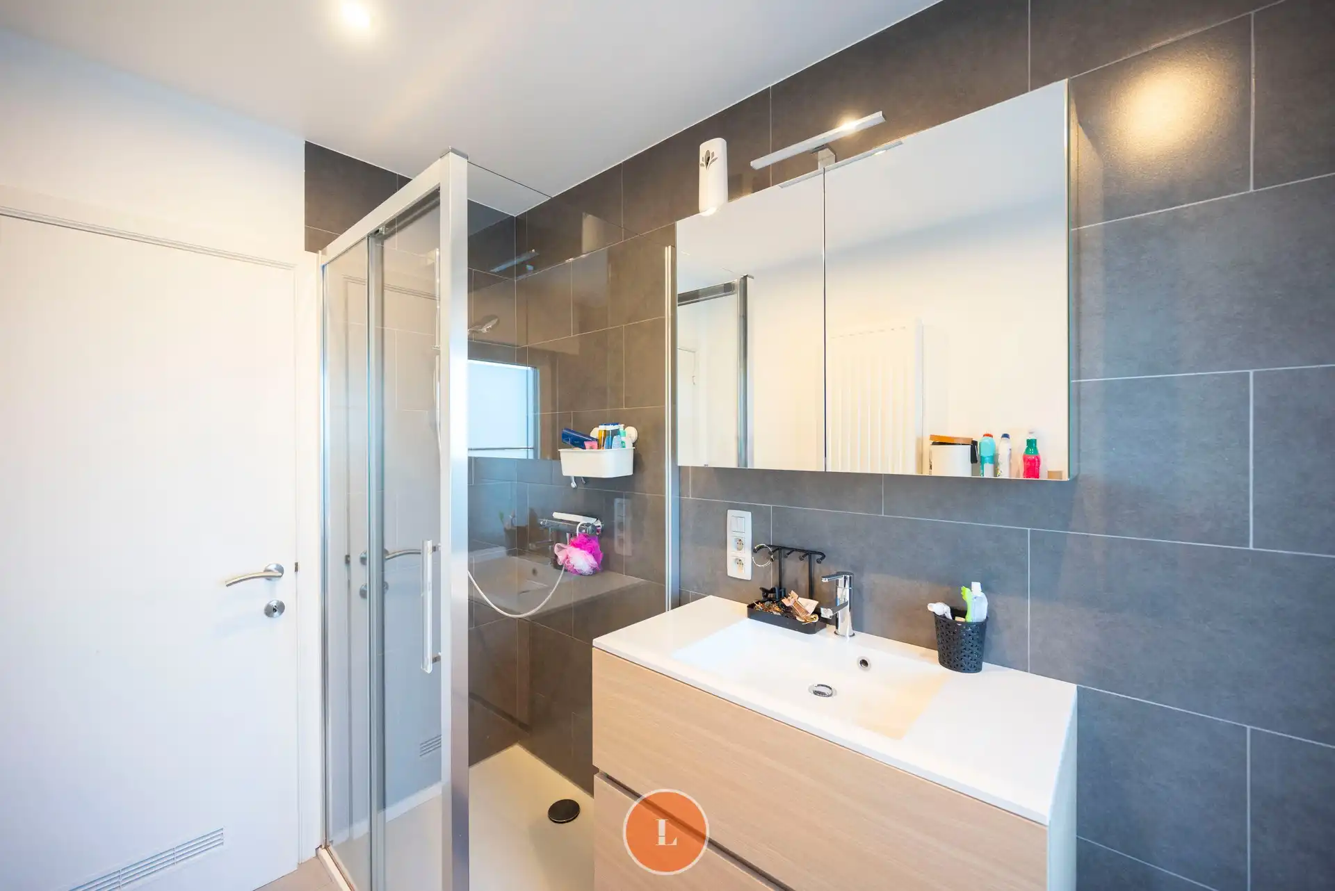 Instapklare gezinswoning met garage en tuin in Wevelgem. foto 15