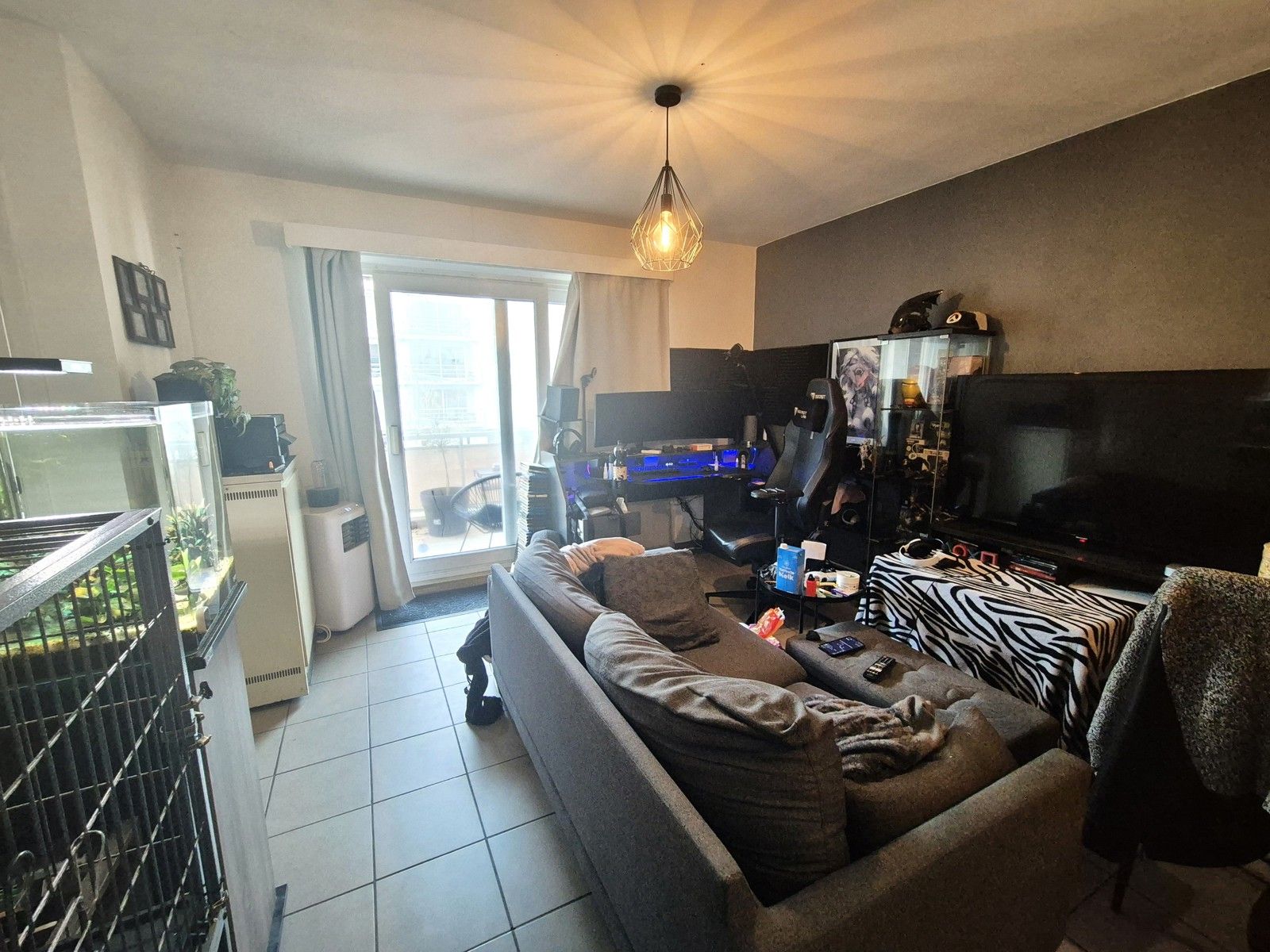 Appartement op rustige ligging met veel ramen en ruim terras foto 4