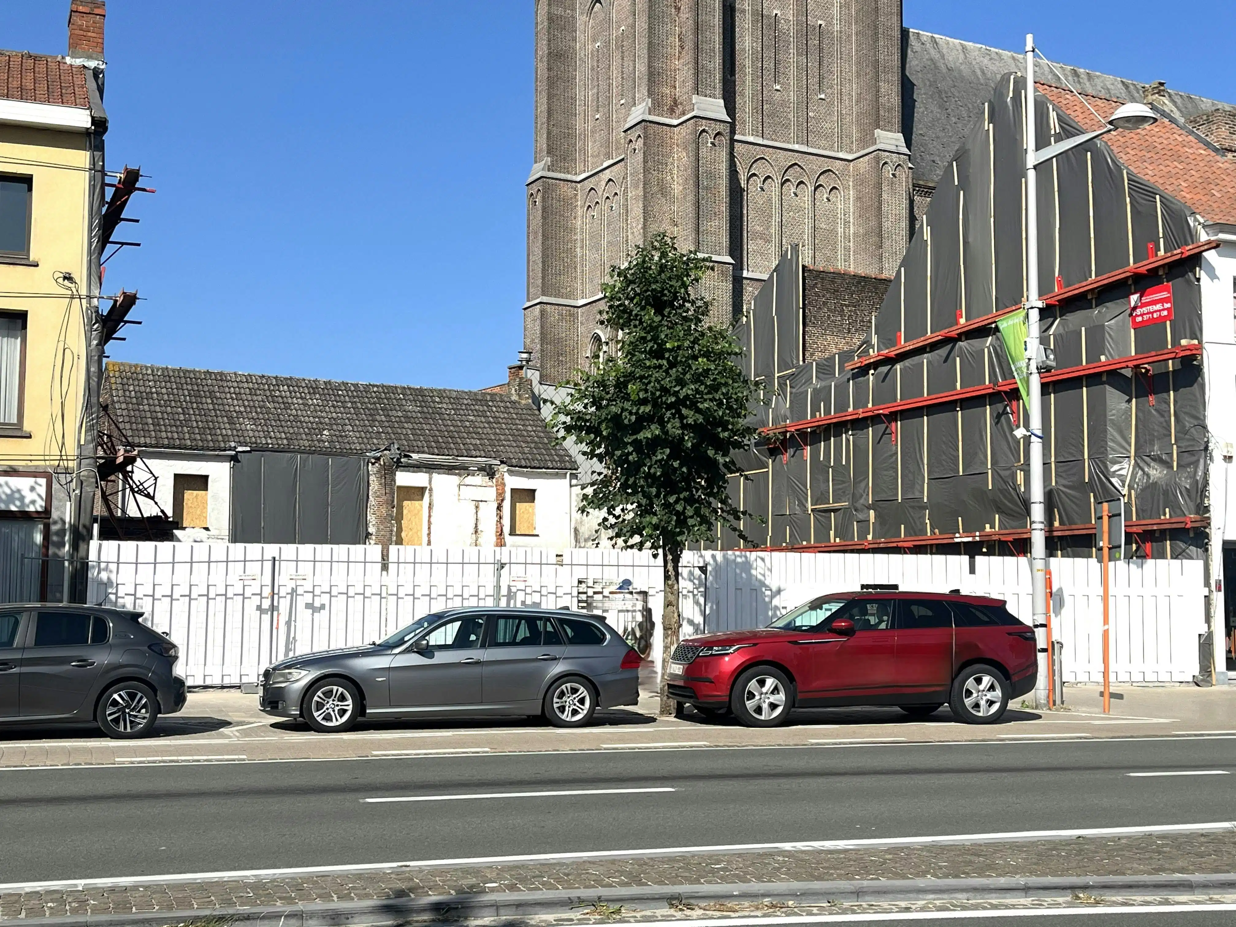 Projectgrond te koop aan de Markt van Eeklo! foto 9