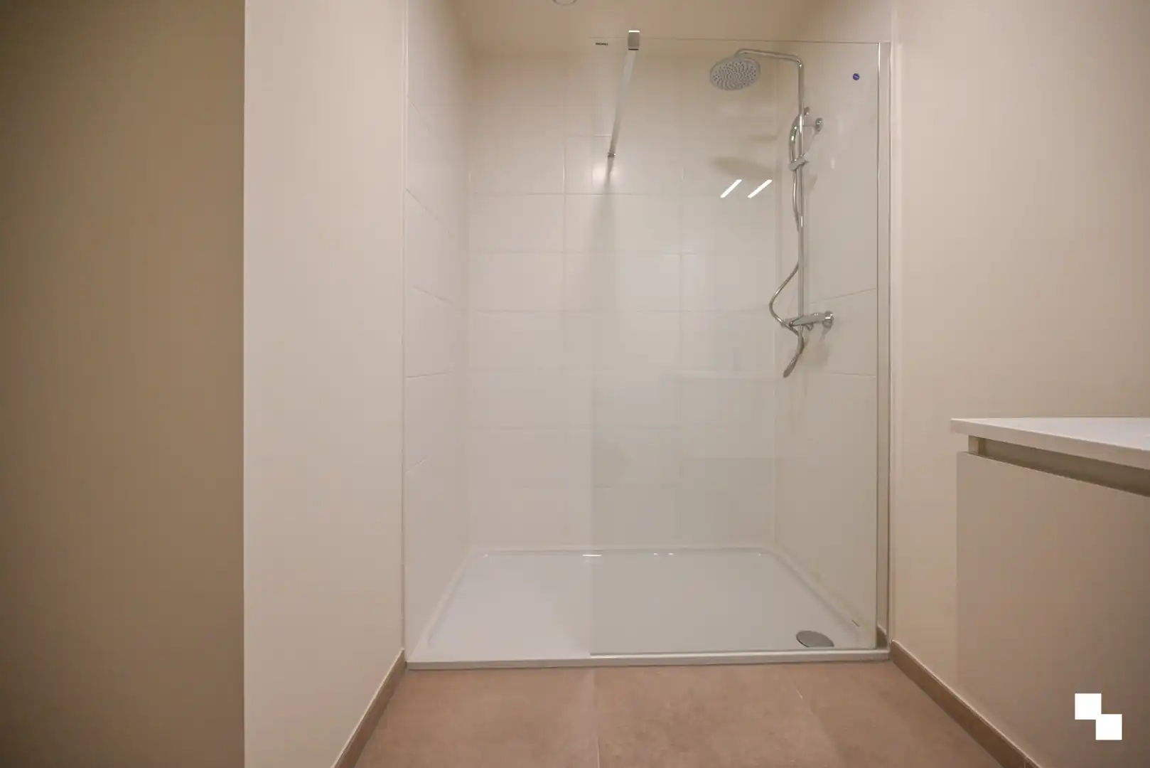 Nieuwbouwappartement met twee slaapkamers in hartje Emelgem foto 18