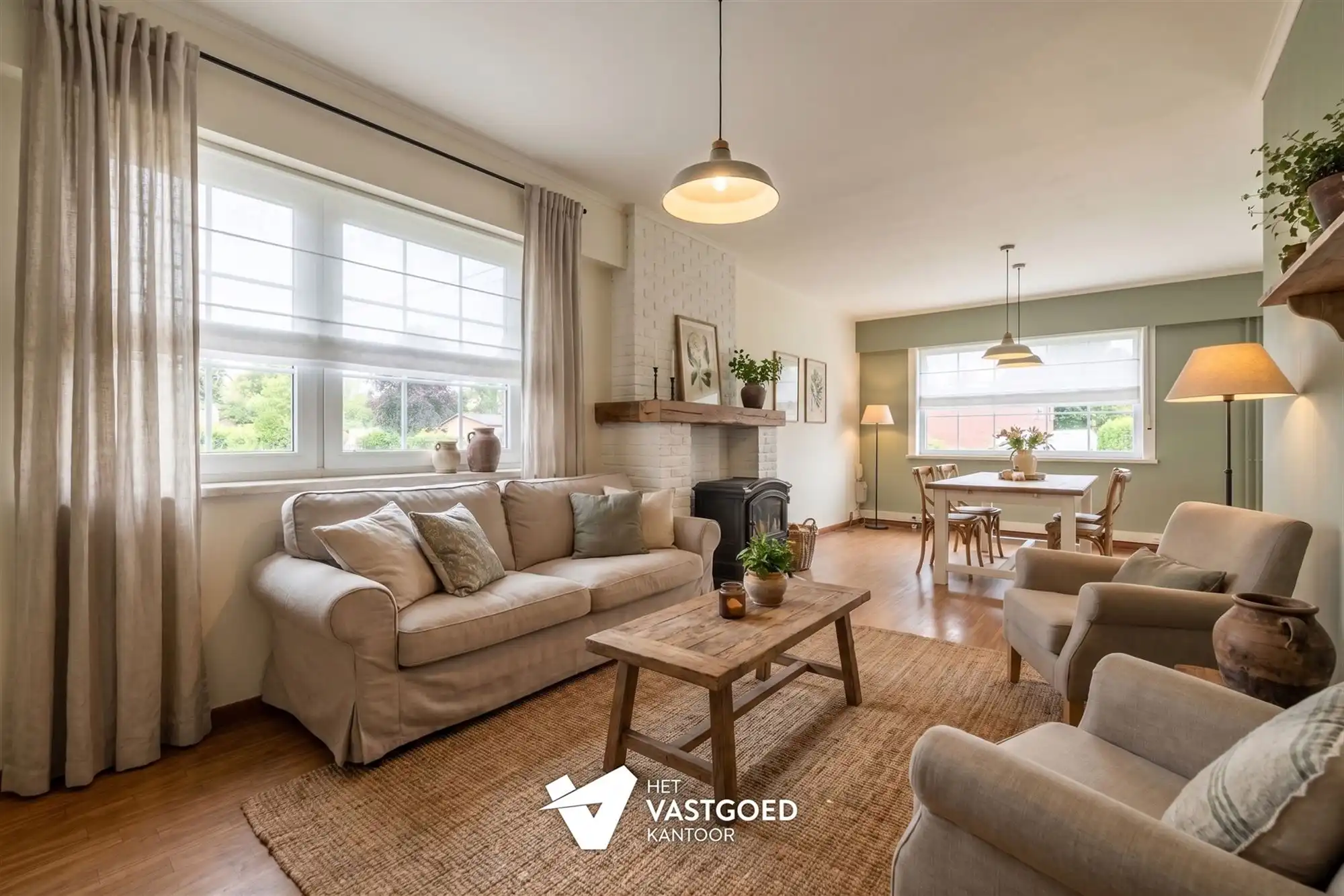 CHARMANTE TE RENOVEREN WONING, RUSTIG GELEGEN OP EEN RUIM PERCEEL VAN 11 ARE. foto 4