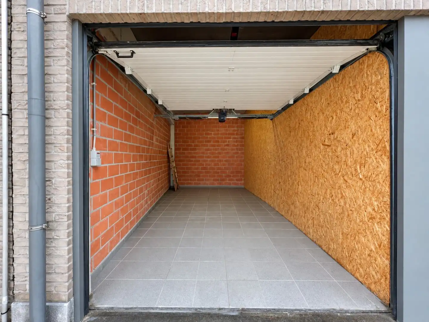 Ruim en instapklaar duplexappartement met 3 slaapkamers en garage in hartje Waarschoot foto 19
