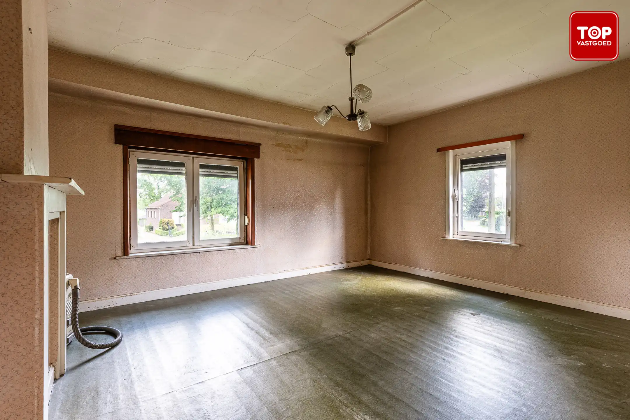 Te renoveren woning met zonnige tuin foto 11