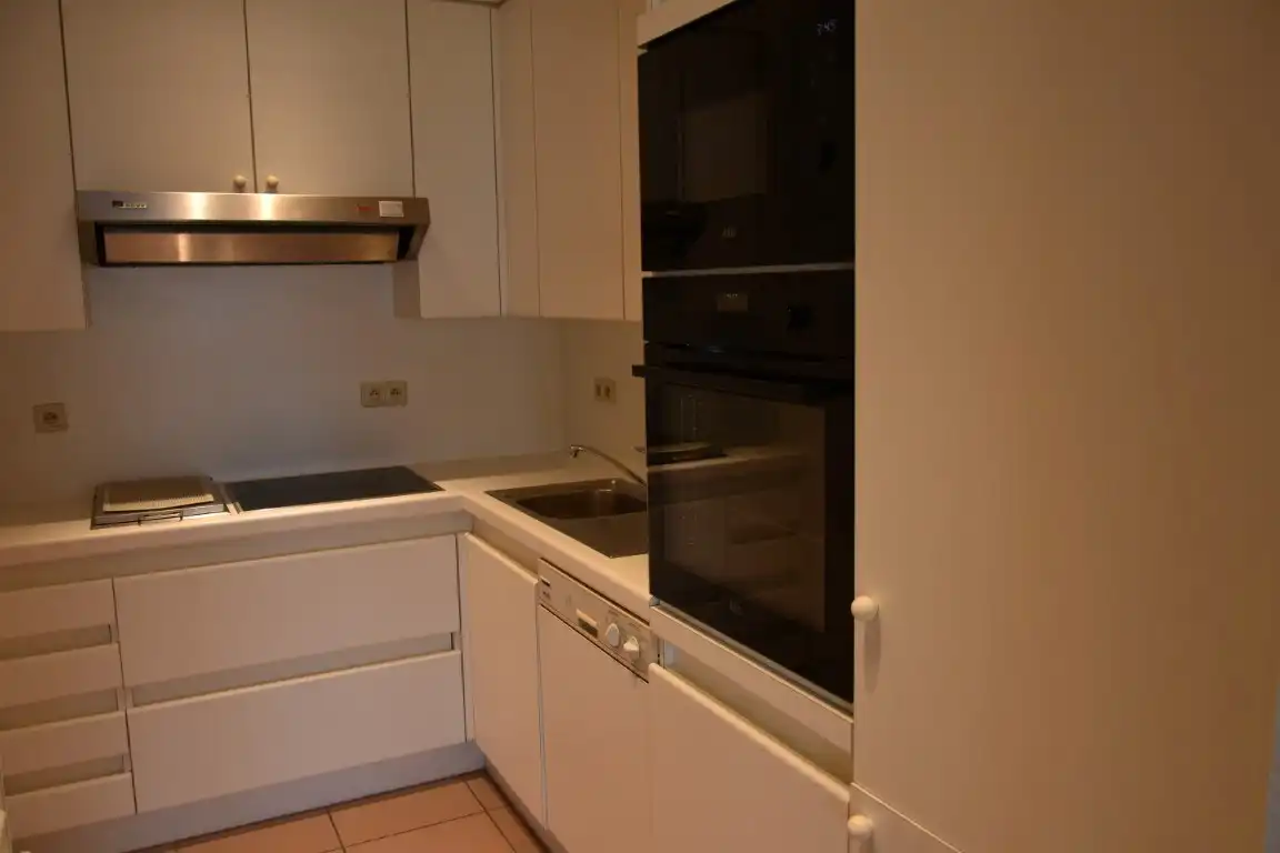 RUIM 2 SLAAPKAMER APPARTEMENT OP DE ZEEDIJK foto 4