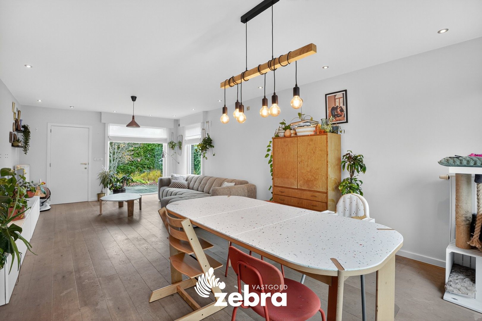 Recente HOB met 3 slaapkamers, garage & tuin vlakbij centrum Tielt! foto 2