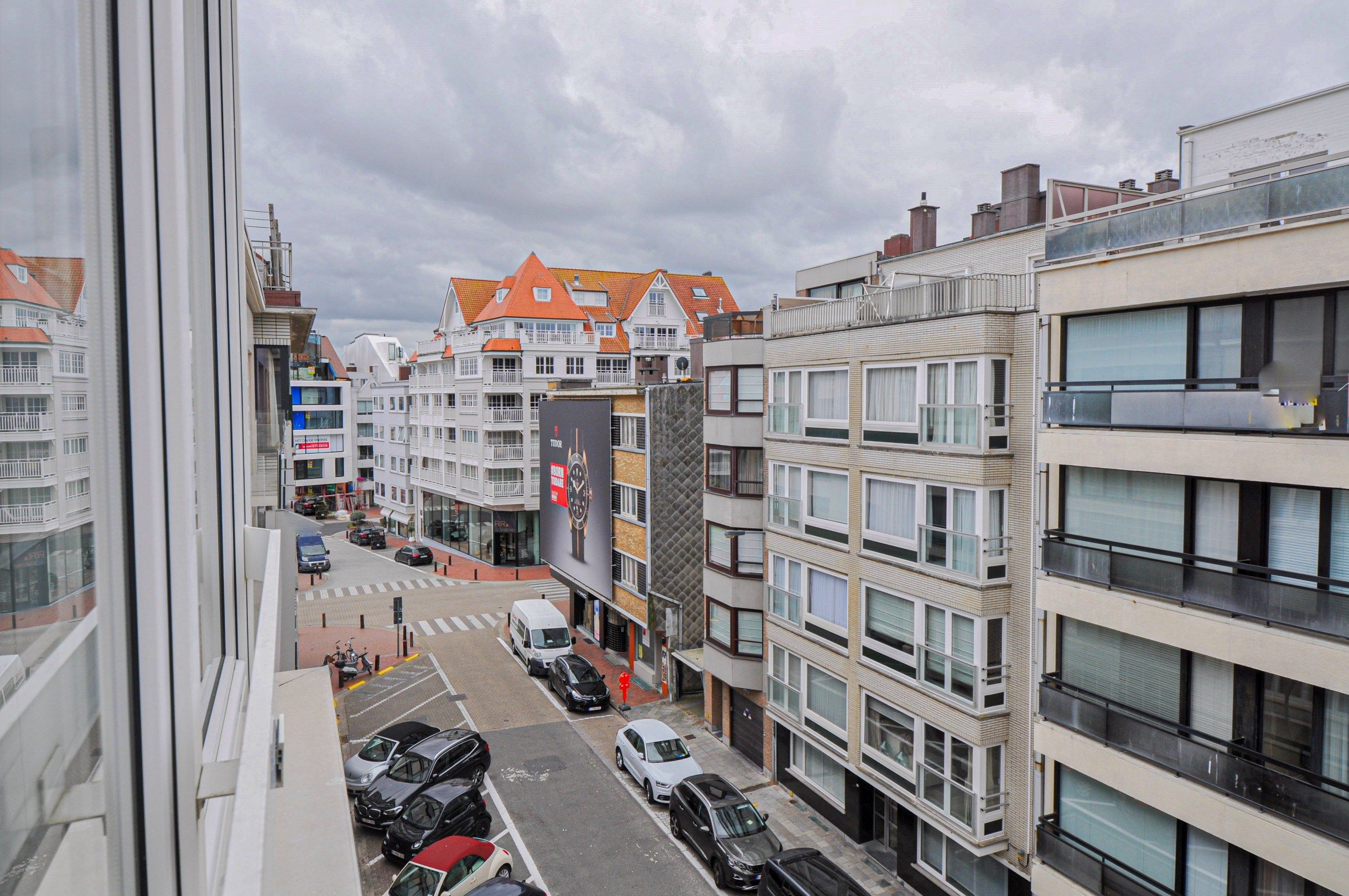 Stijlvol appartement met zijdelings zeezicht gelegen nabij het Driehoeksplein. foto 4