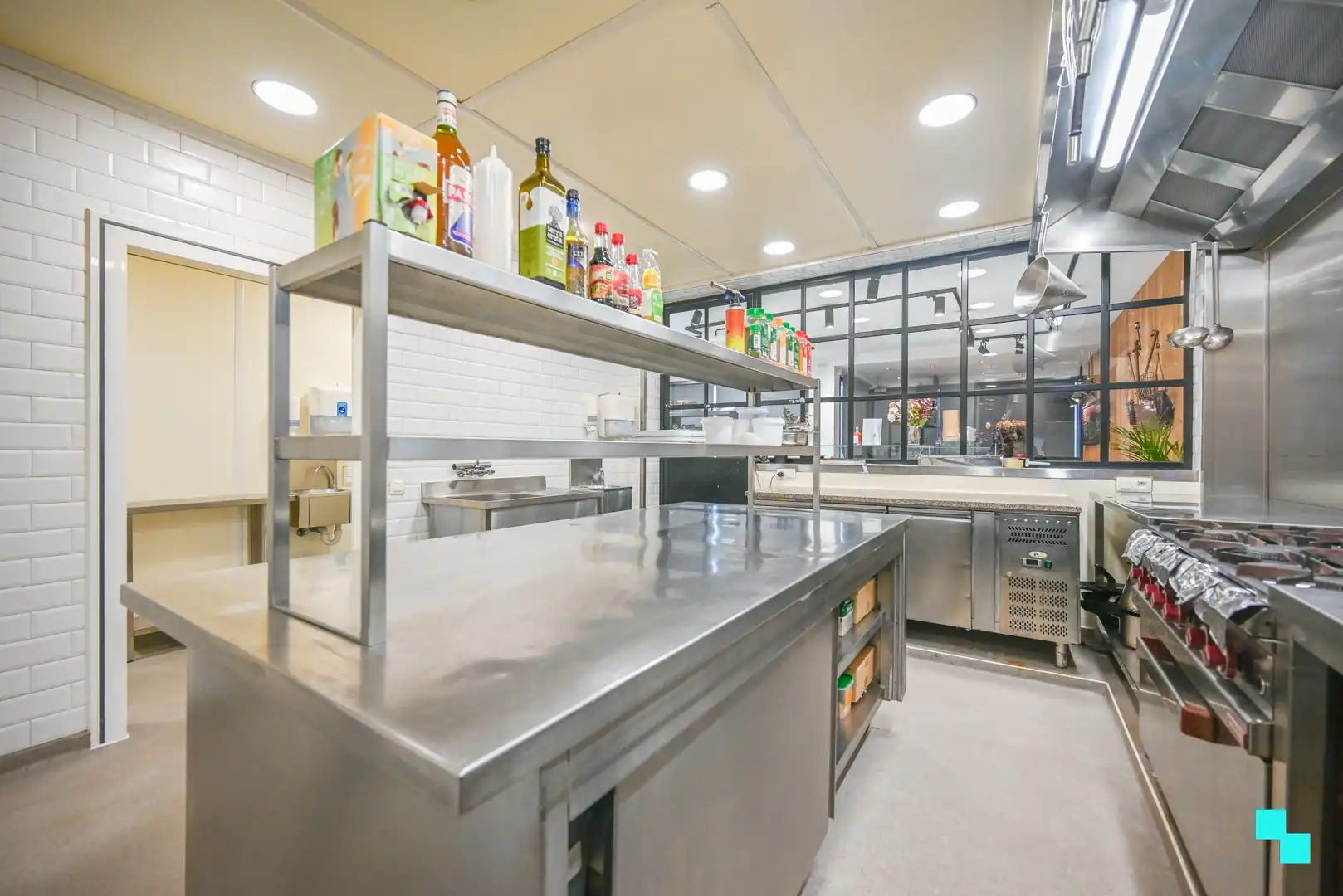 Multifunctionele handelszaak met loods en appartement in Anzegem! foto 10