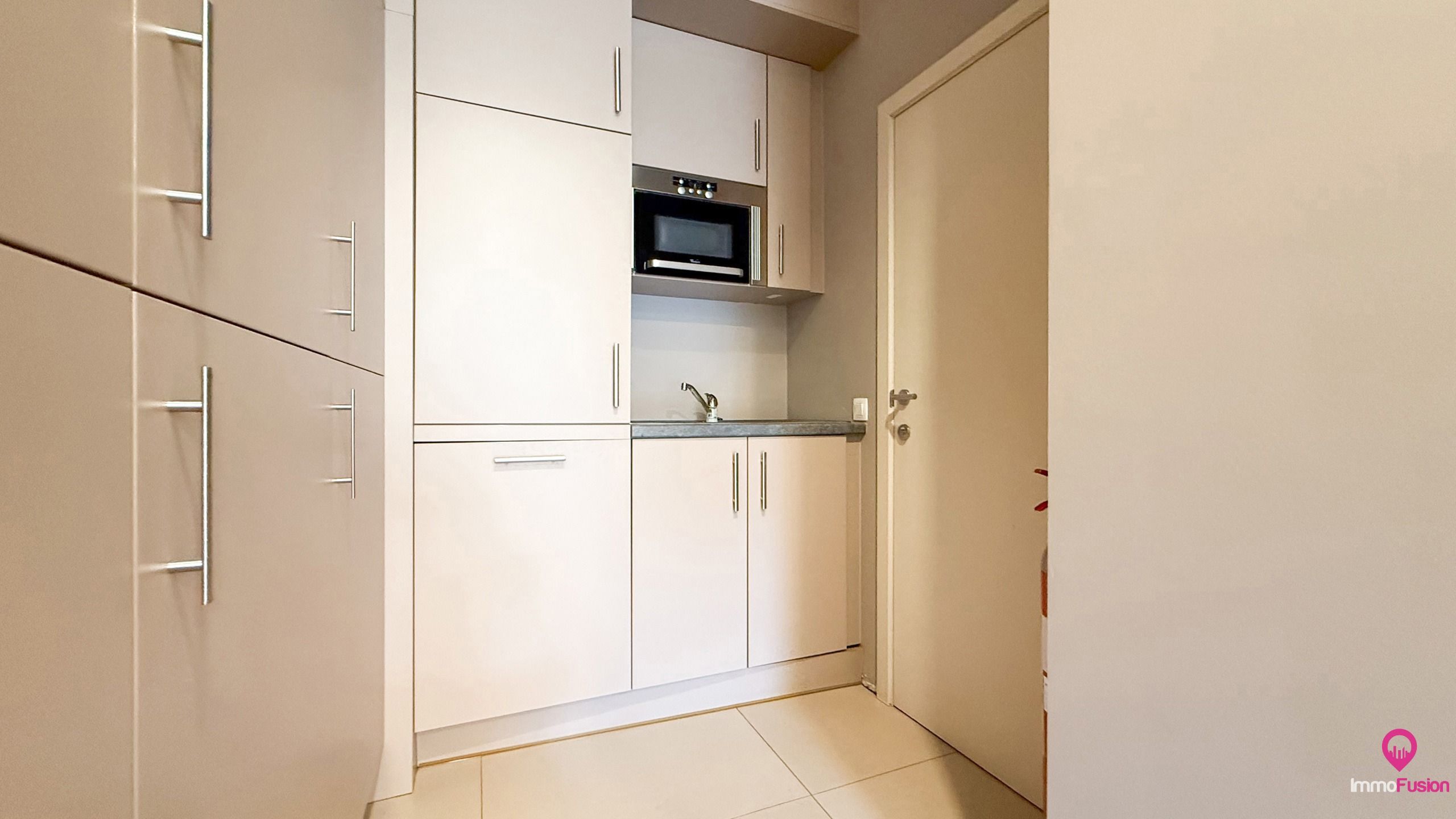 Instapklaar kantoor 71m² met zichtbaarheid centrum Beringen! foto 10