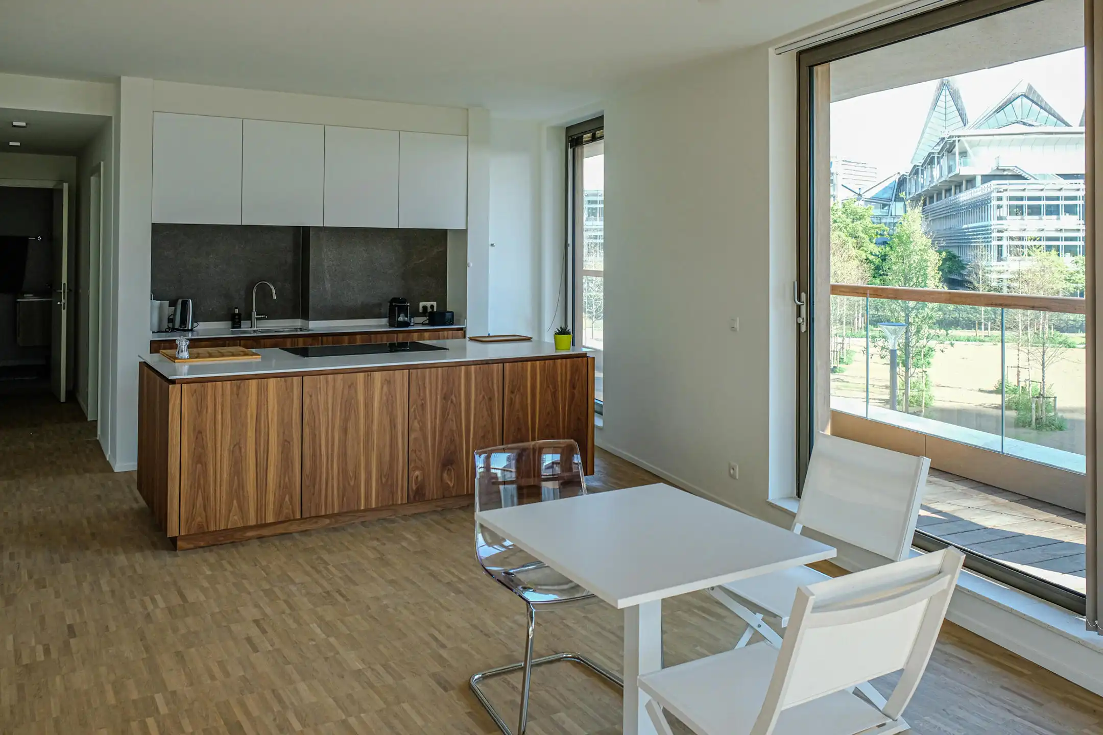 ANTWERPEN - Hoogwaardig gemeubeld appartement op het Zuid foto 4