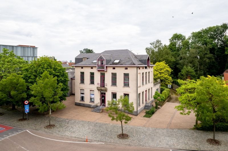 Handelszaak op uitstekende ligging in centrum Rumbeke foto 12