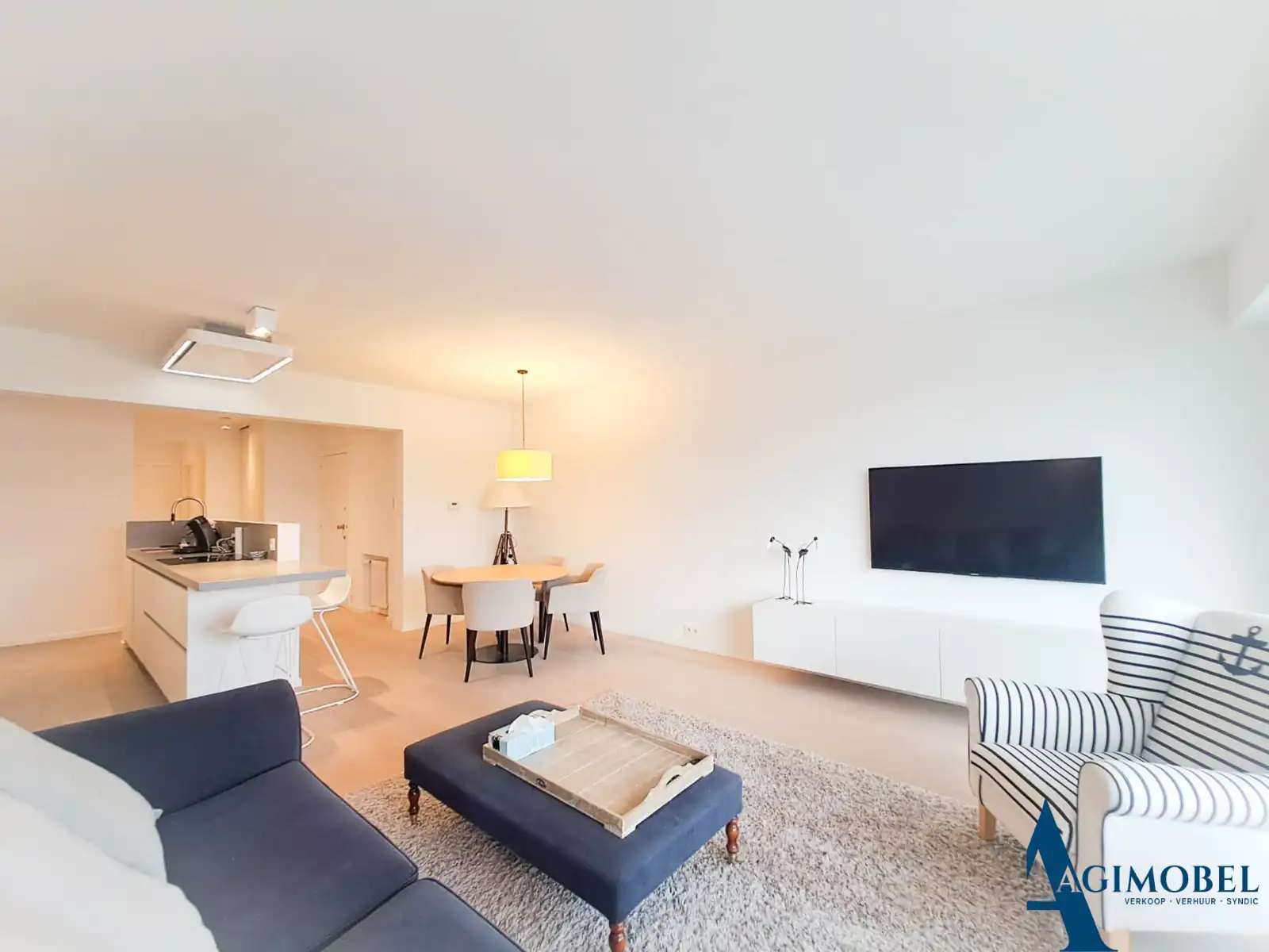 Zonnig&nbsp; 2 slaapkamer-appartement met terras en open zicht op de Nellenslaan te Knokke foto 2