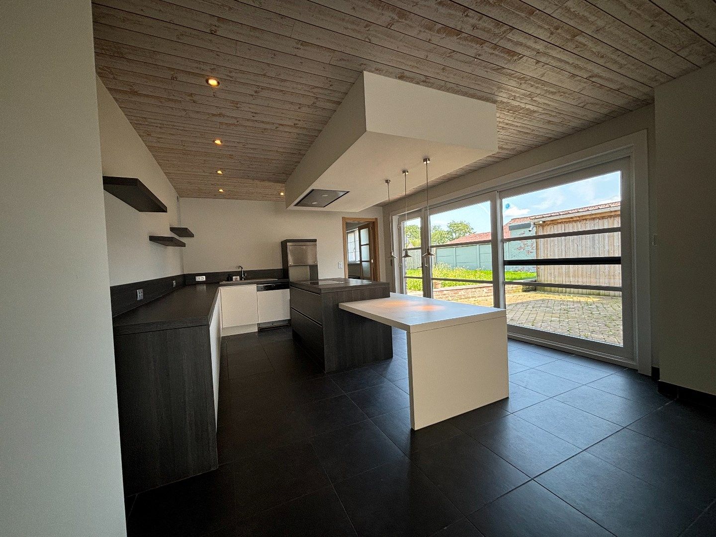 Ruime instapklare woning met tuin en garage. foto 11