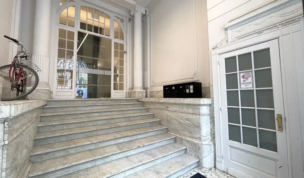 Kantoren te huur in prachtig herenhuis in centrum Antwerpen foto 13