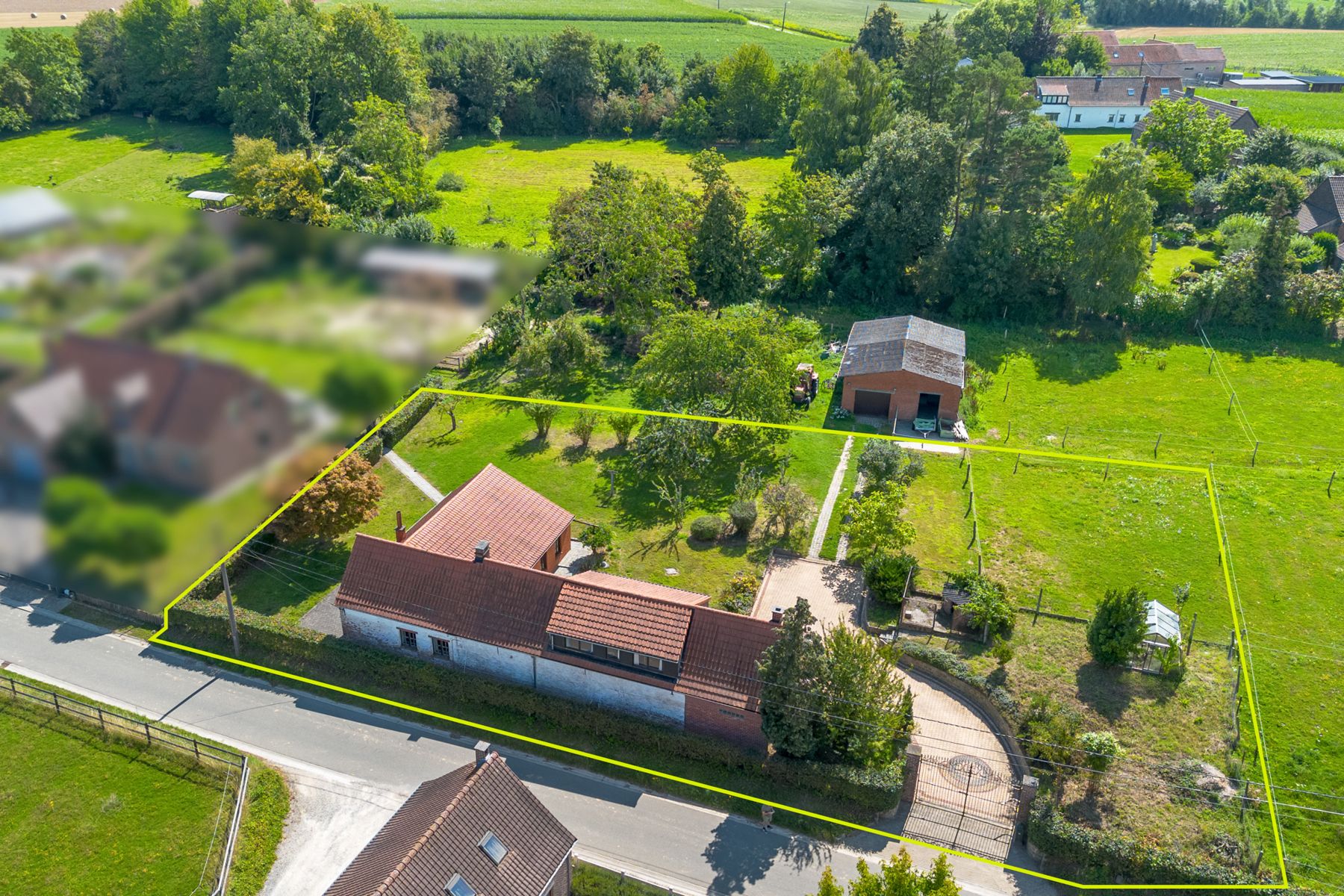 Hoofdfoto van de publicatie: Landelijk gelegen renovatieproject met prachtig uitzicht 