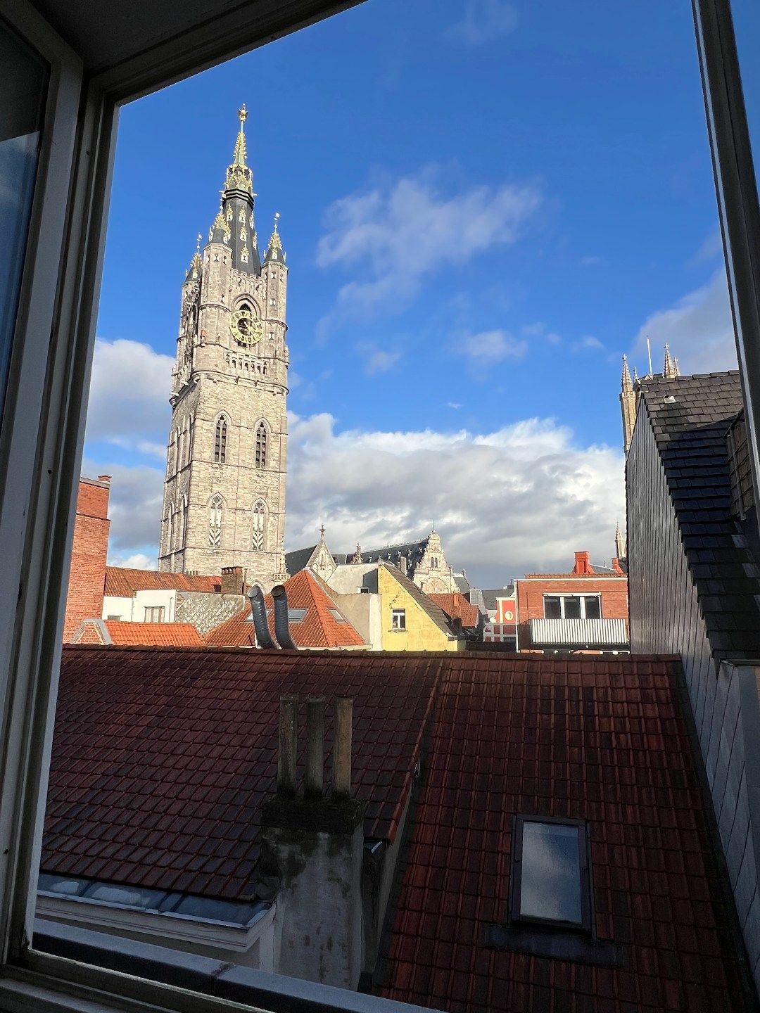 Op 50m afstand van het Sint-Baafsplein en de Korenmarkt foto 3