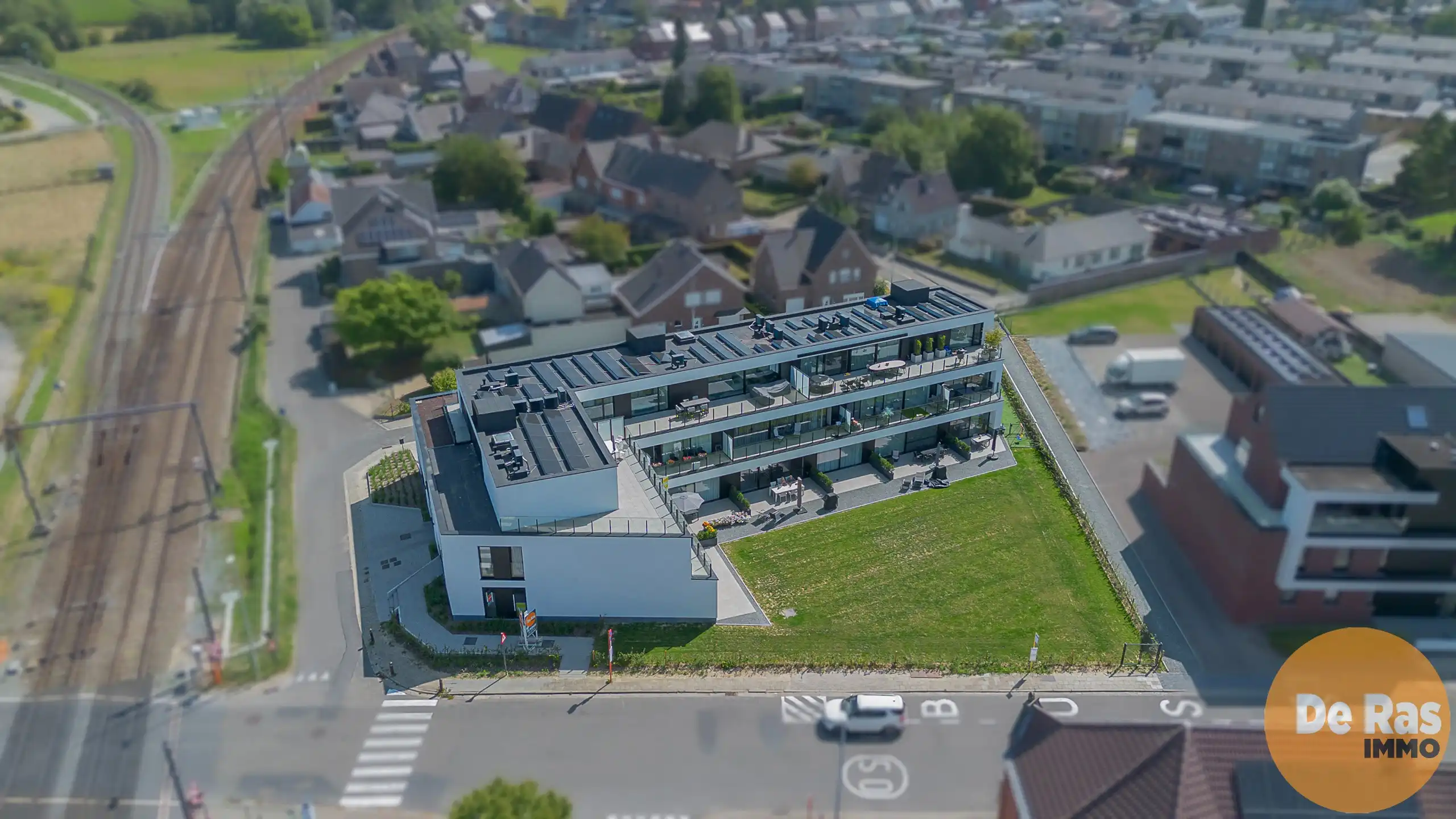 BURST -  Ruim 3 slaapkamer app met tuin en terras foto 12