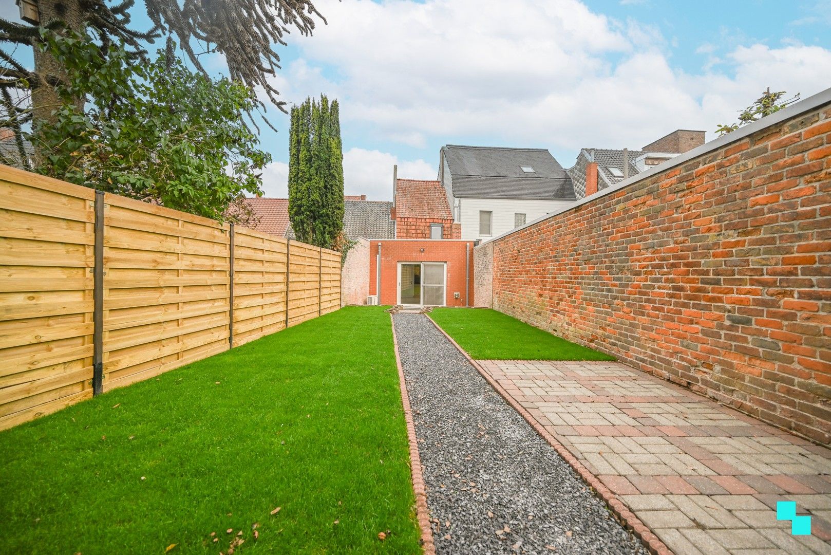 Stadswoning met tuin in centrum Oostrozebeke foto 16