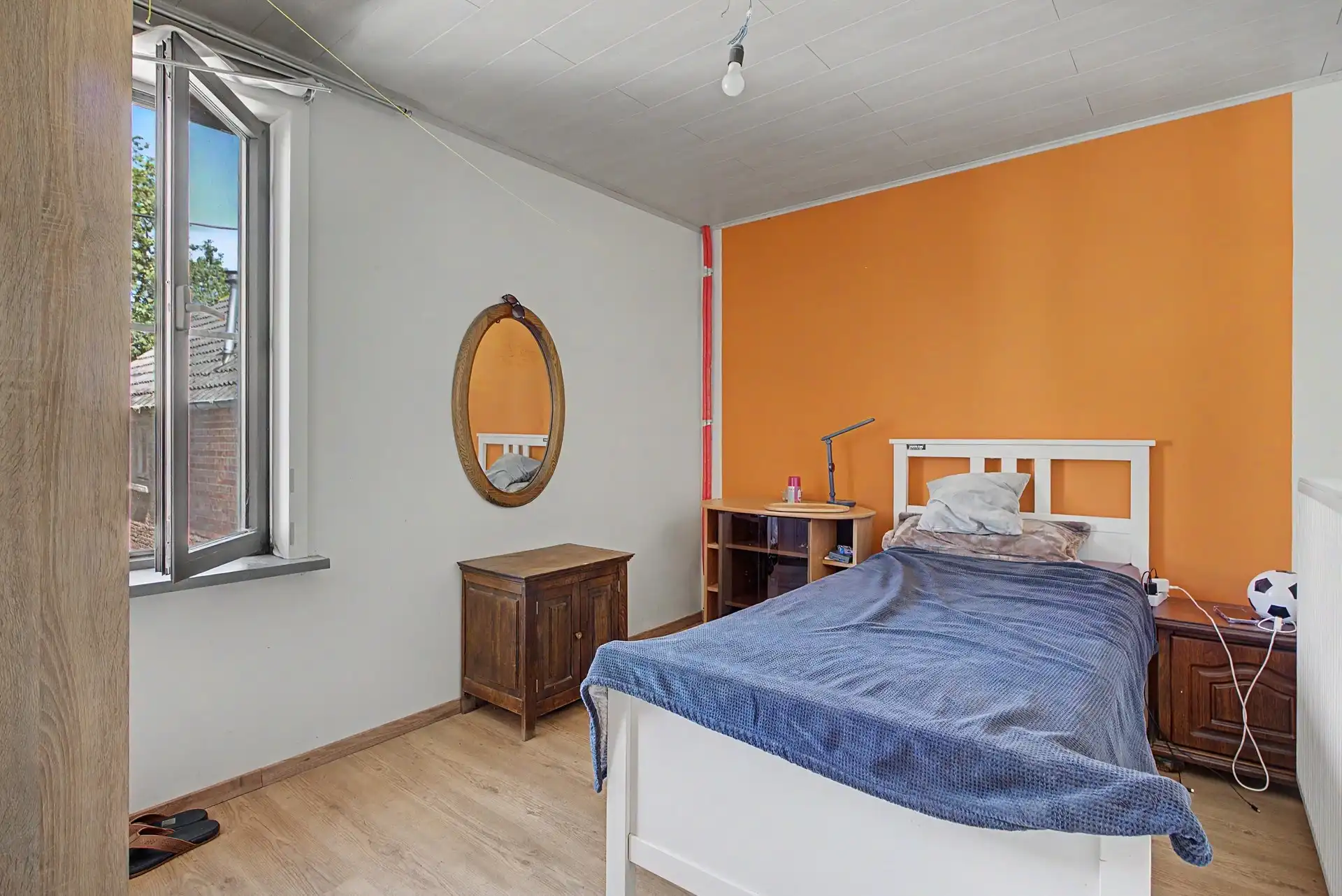 Heel ruime woning, met open zicht en grote garage/magazijn (82m²) op een perceel van 760m², te Grembergen foto 11